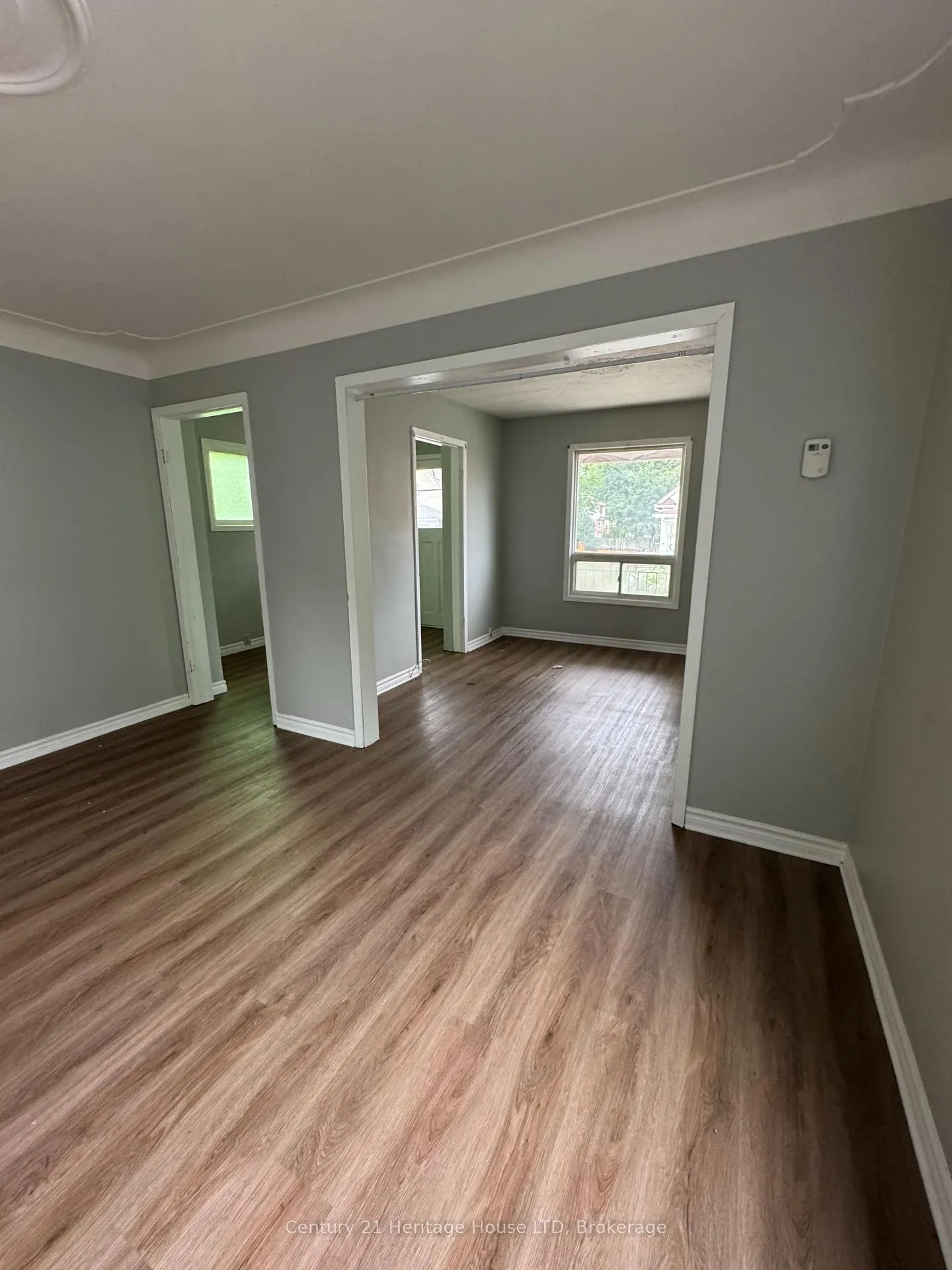 Photo 10 of 4688 Ryerson Crescent, Niagara Falls, Downtown — HOMEH