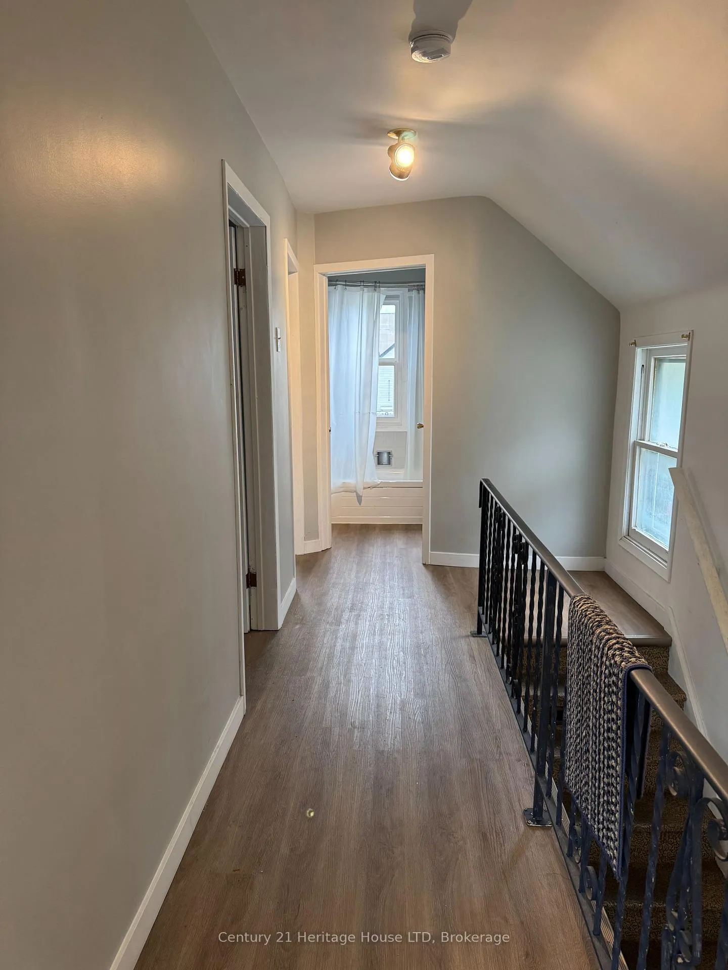 Photo 14 of 4688 Ryerson Crescent, Niagara Falls, Downtown — HOMEH
