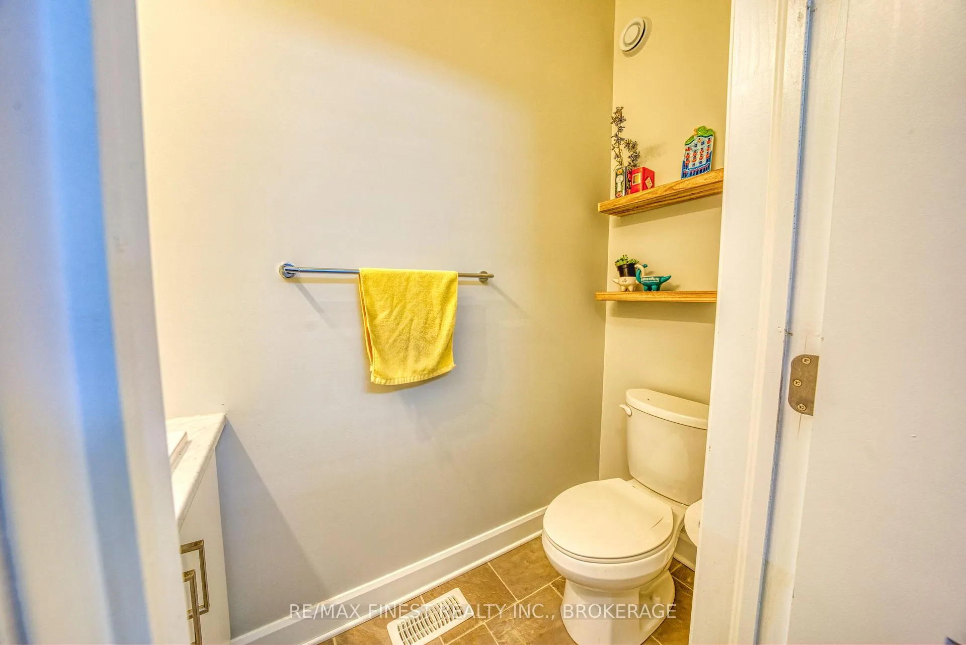 Photo 13 of 1372 Andersen Drive, Kingston, City Northwest — HOMEH
