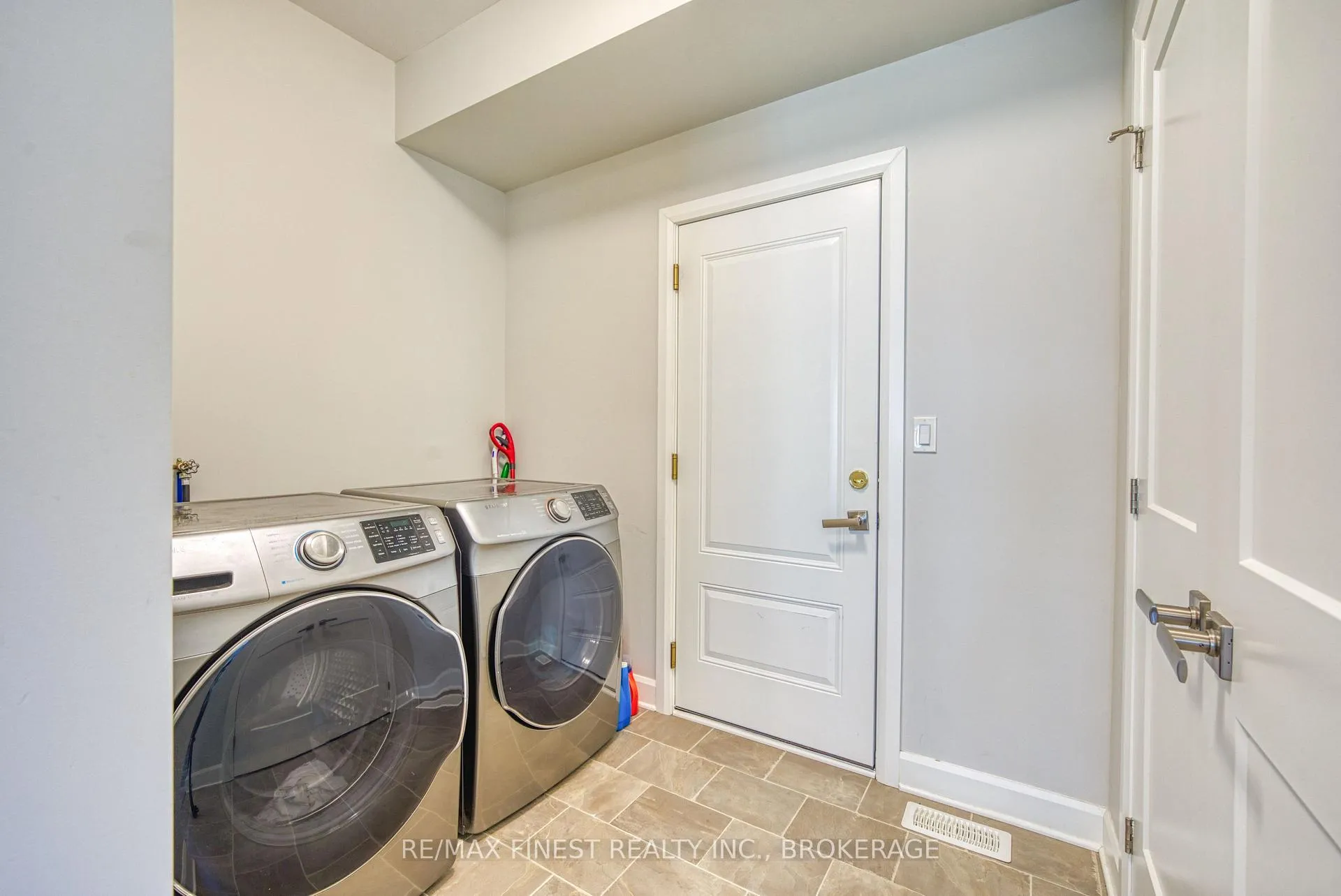 Photo 18 of 1372 Andersen Drive, Kingston, City Northwest — HOMEH