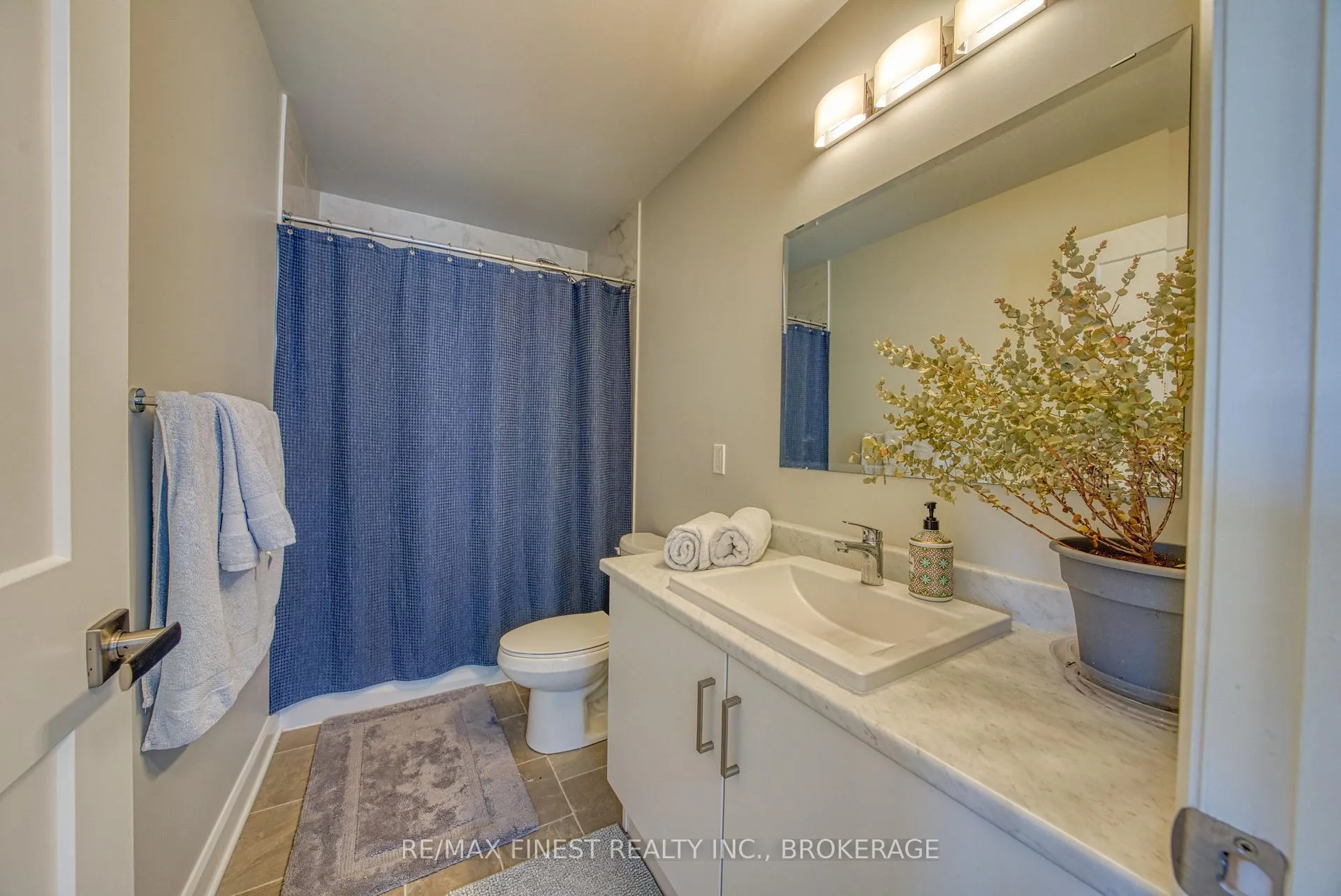 Photo 3 of 1372 Andersen Drive, Kingston, City Northwest — HOMEH