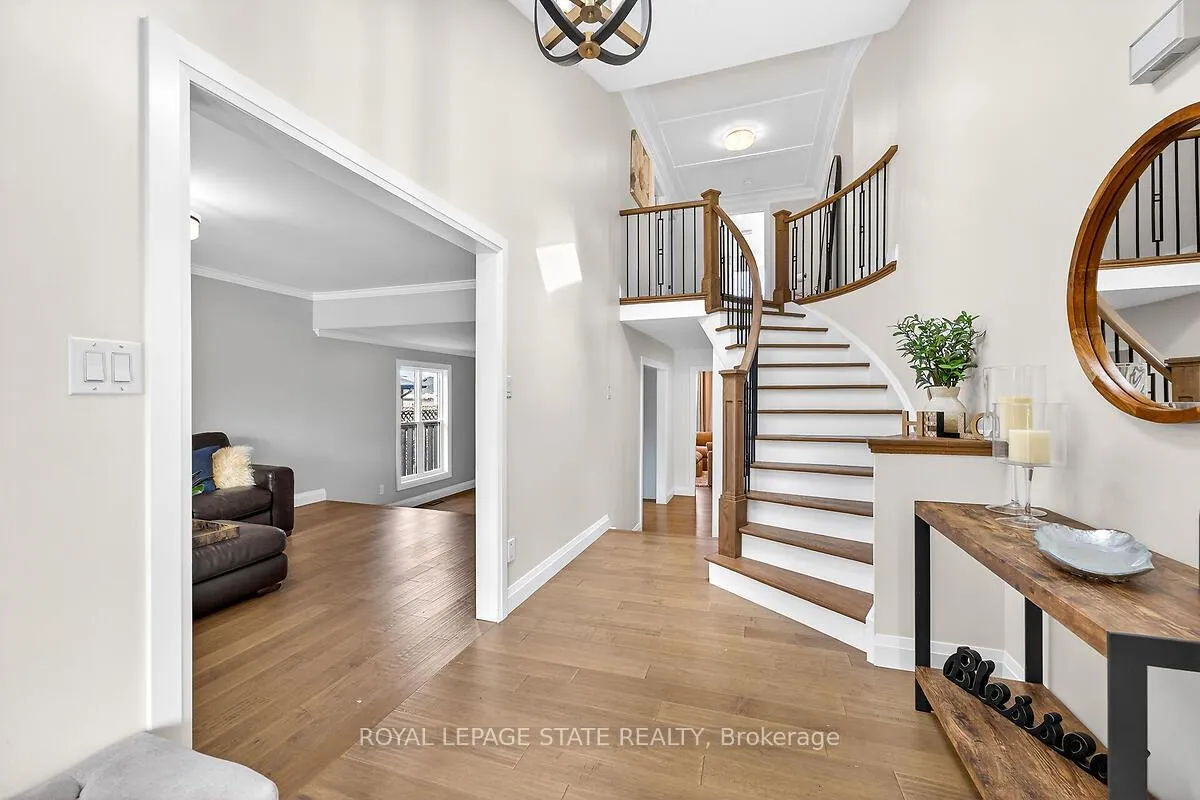 Photo 5 of 9 Ben Tirran Crescent, Hamilton, Stoney Creek — HOMEH