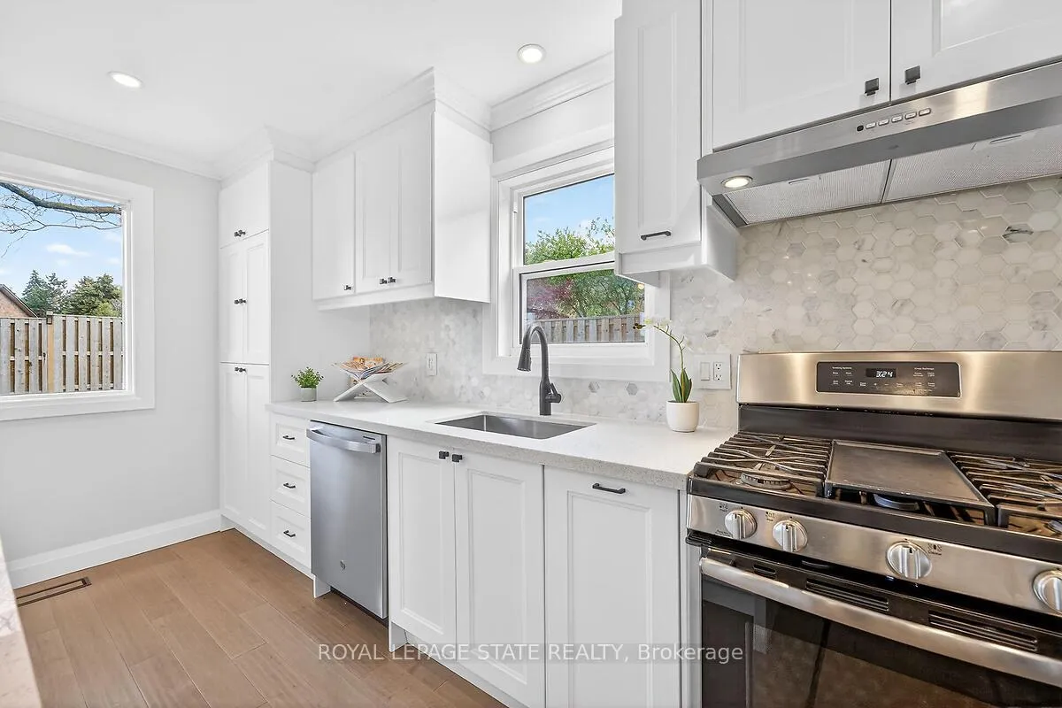 Photo 10 of 9 Ben Tirran Crescent, Hamilton, Stoney Creek — HOMEH