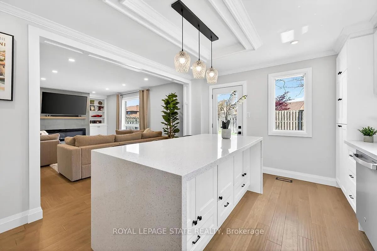 Photo 13 of 9 Ben Tirran Crescent, Hamilton, Stoney Creek — HOMEH
