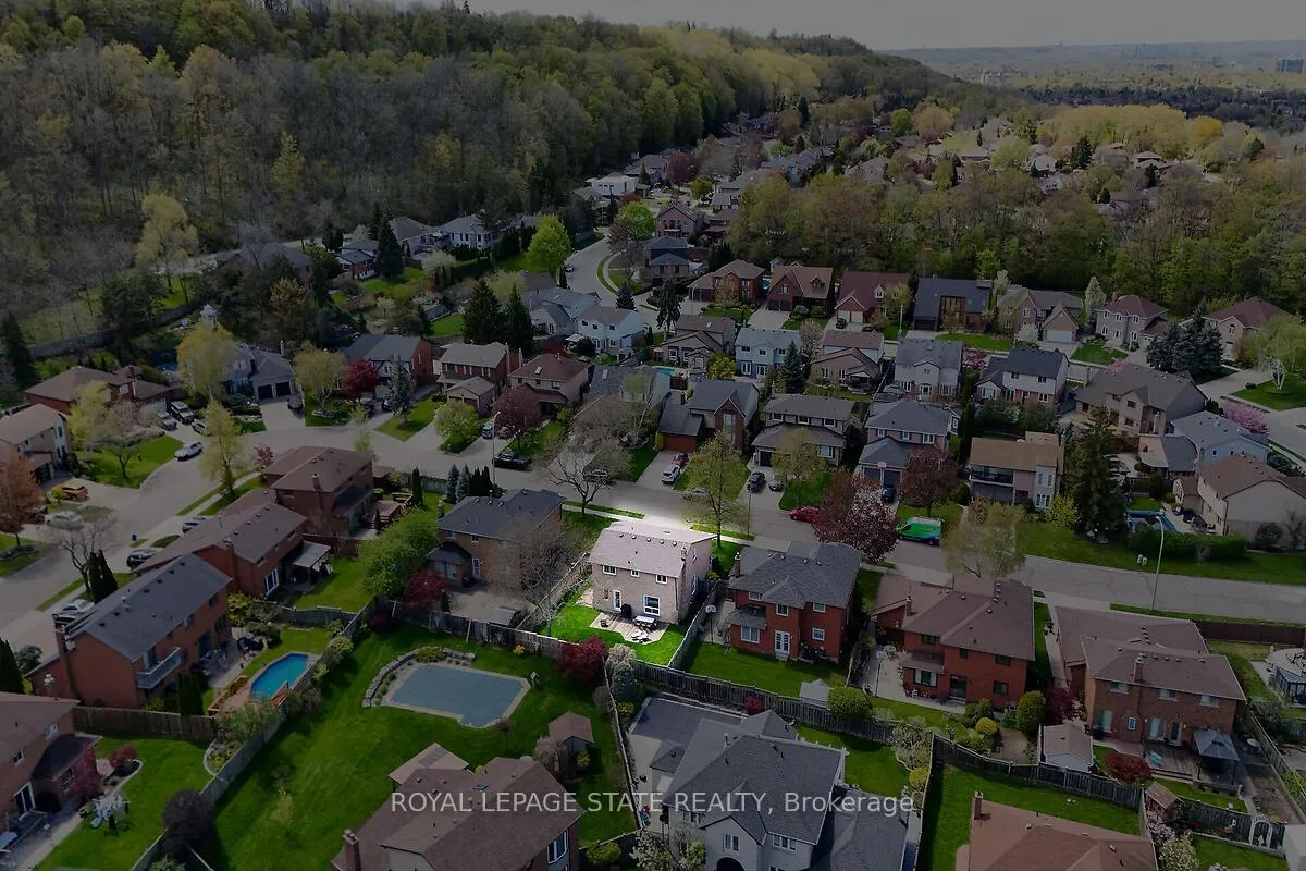 Photo 39 of 9 Ben Tirran Crescent, Hamilton, Stoney Creek — HOMEH