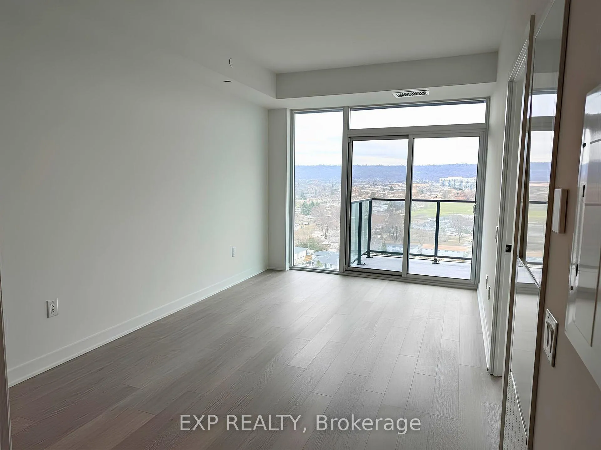 Photo 9 of Unit 1019, 2782 Barton Street E, Hamilton, Riverdale — HOMEH