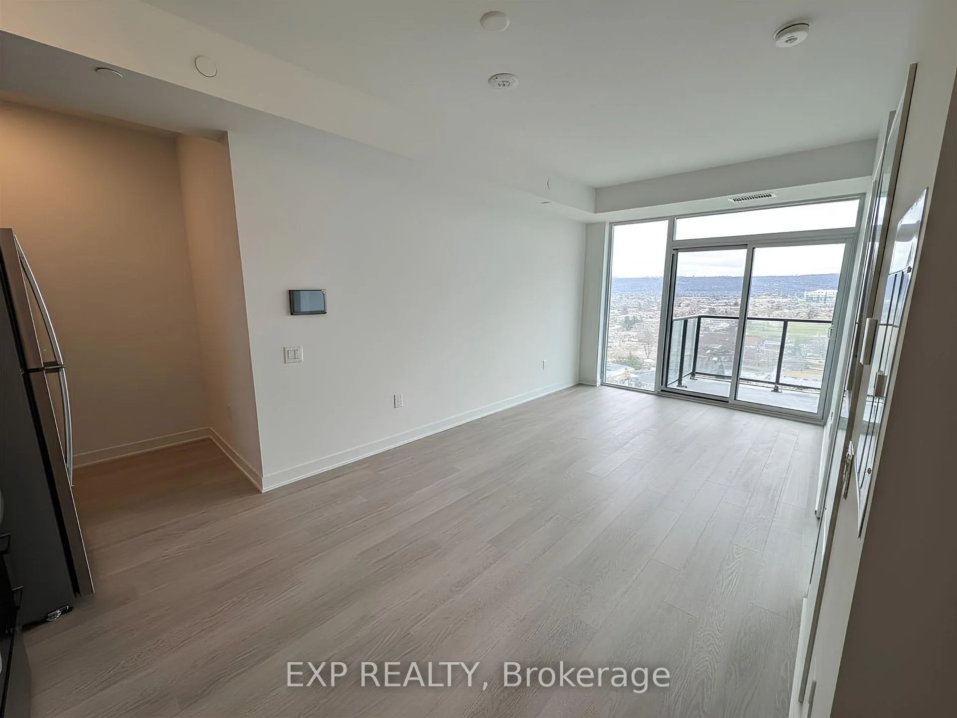Photo 10 of Unit 1019, 2782 Barton Street E, Hamilton, Riverdale — HOMEH