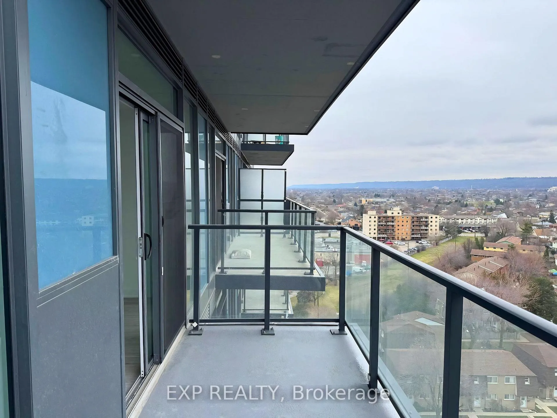Photo 2 of Unit 1019, 2782 Barton Street E, Hamilton, Riverdale — HOMEH