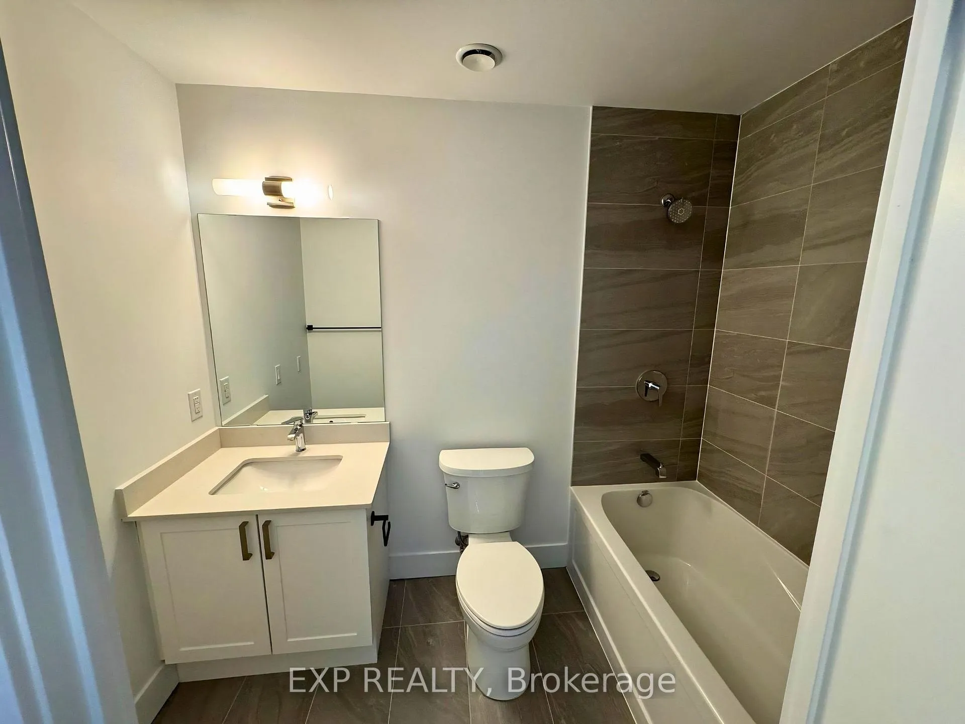 Photo 4 of Unit 1019, 2782 Barton Street E, Hamilton, Riverdale — HOMEH