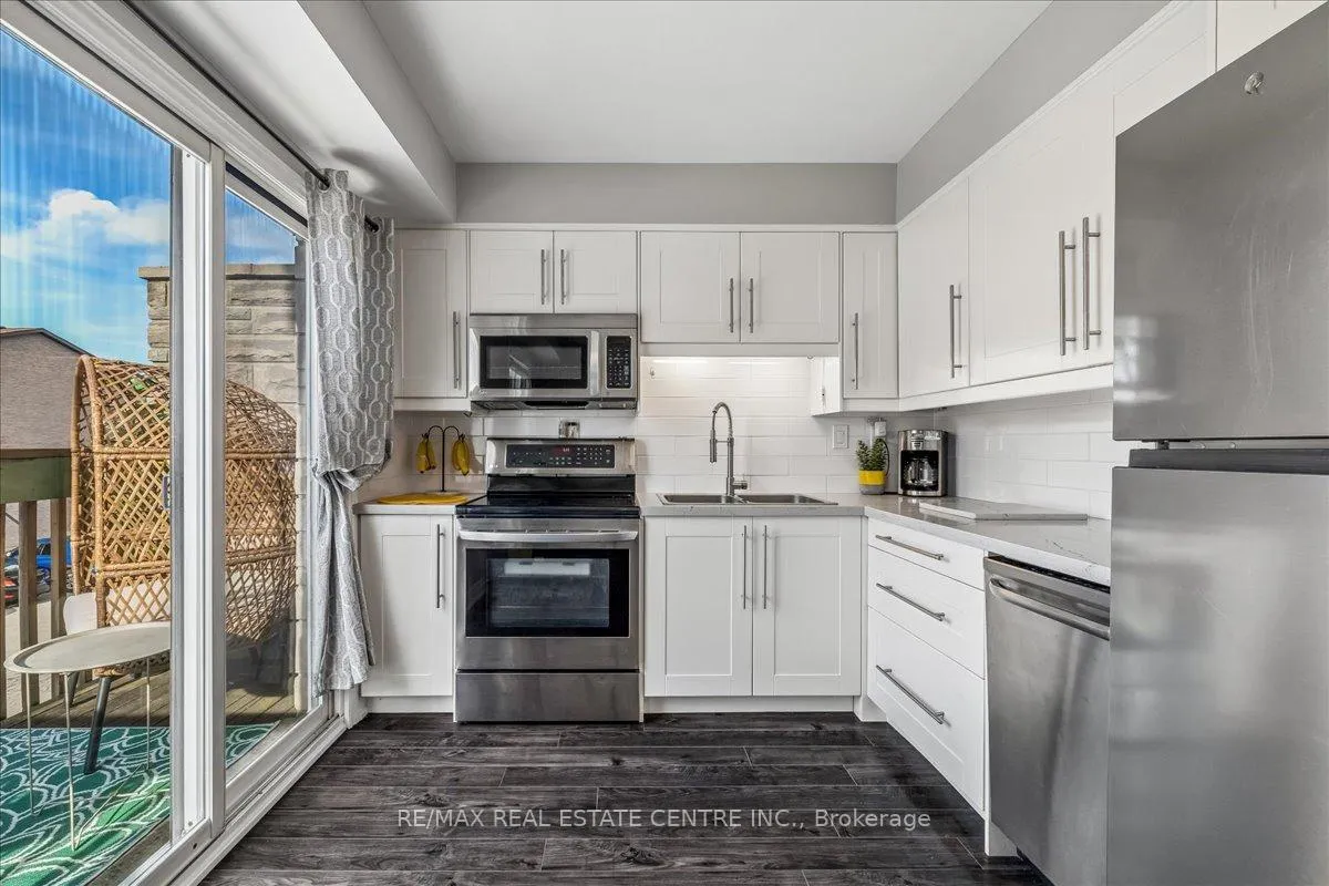 Photo 10 of Unit 49, 1155 Paramount Drive, Hamilton, Stoney Creek Mountain — HOMEH