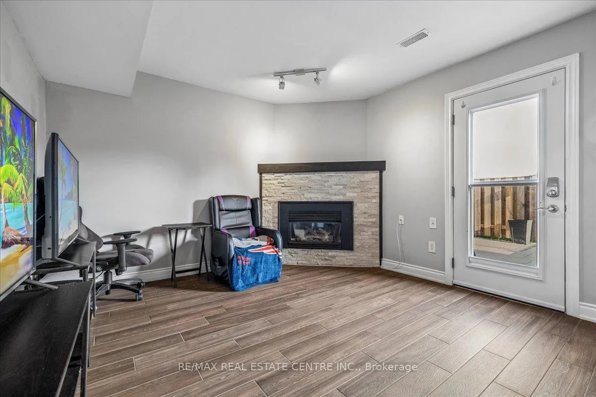 Photo 24 of Unit 49, 1155 Paramount Drive, Hamilton, Stoney Creek Mountain — HOMEH