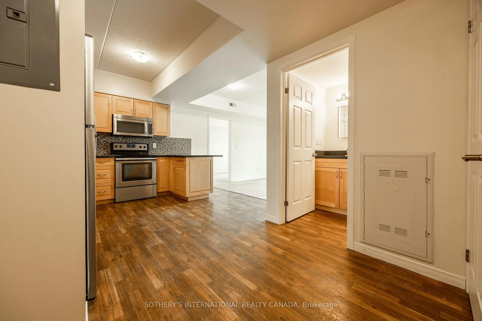Photo 5 of Unit 502, 155 Water Street S, Cambridge — HOMEH
