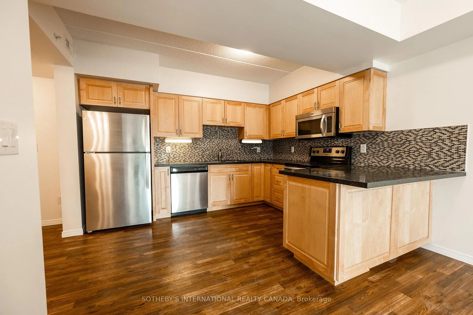 Photo 7 of Unit 502, 155 Water Street S, Cambridge — HOMEH