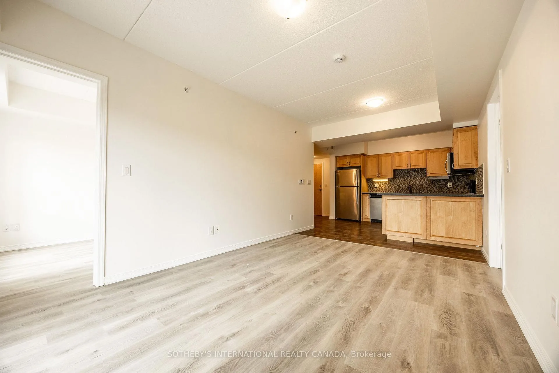 Photo 12 of Unit 502, 155 Water Street S, Cambridge — HOMEH