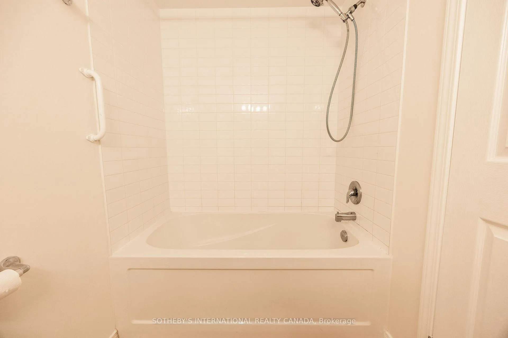 Photo 20 of Unit 502, 155 Water Street S, Cambridge — HOMEH