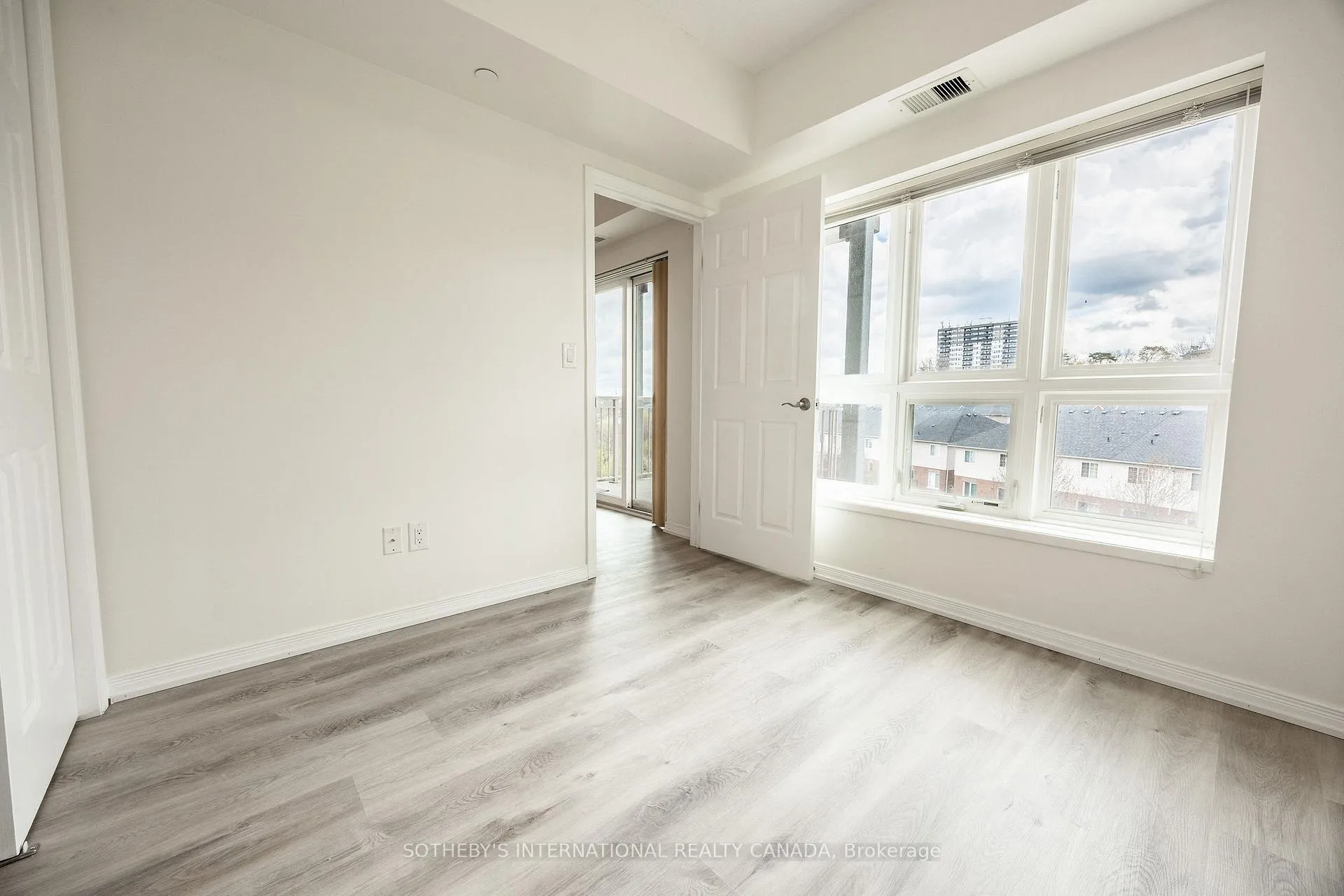 Photo 24 of Unit 502, 155 Water Street S, Cambridge — HOMEH