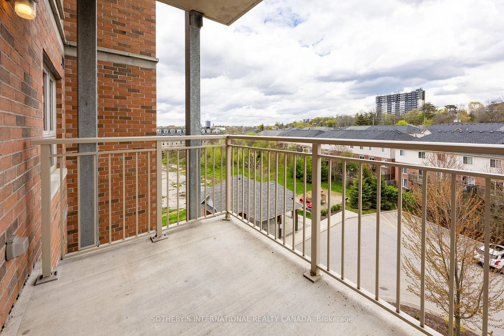 Photo 25 of Unit 502, 155 Water Street S, Cambridge — HOMEH