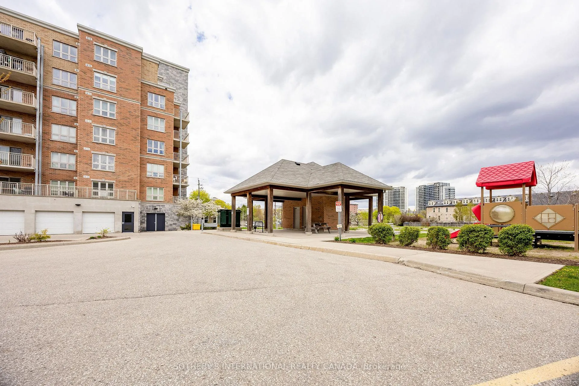 Photo 28 of Unit 502, 155 Water Street S, Cambridge — HOMEH