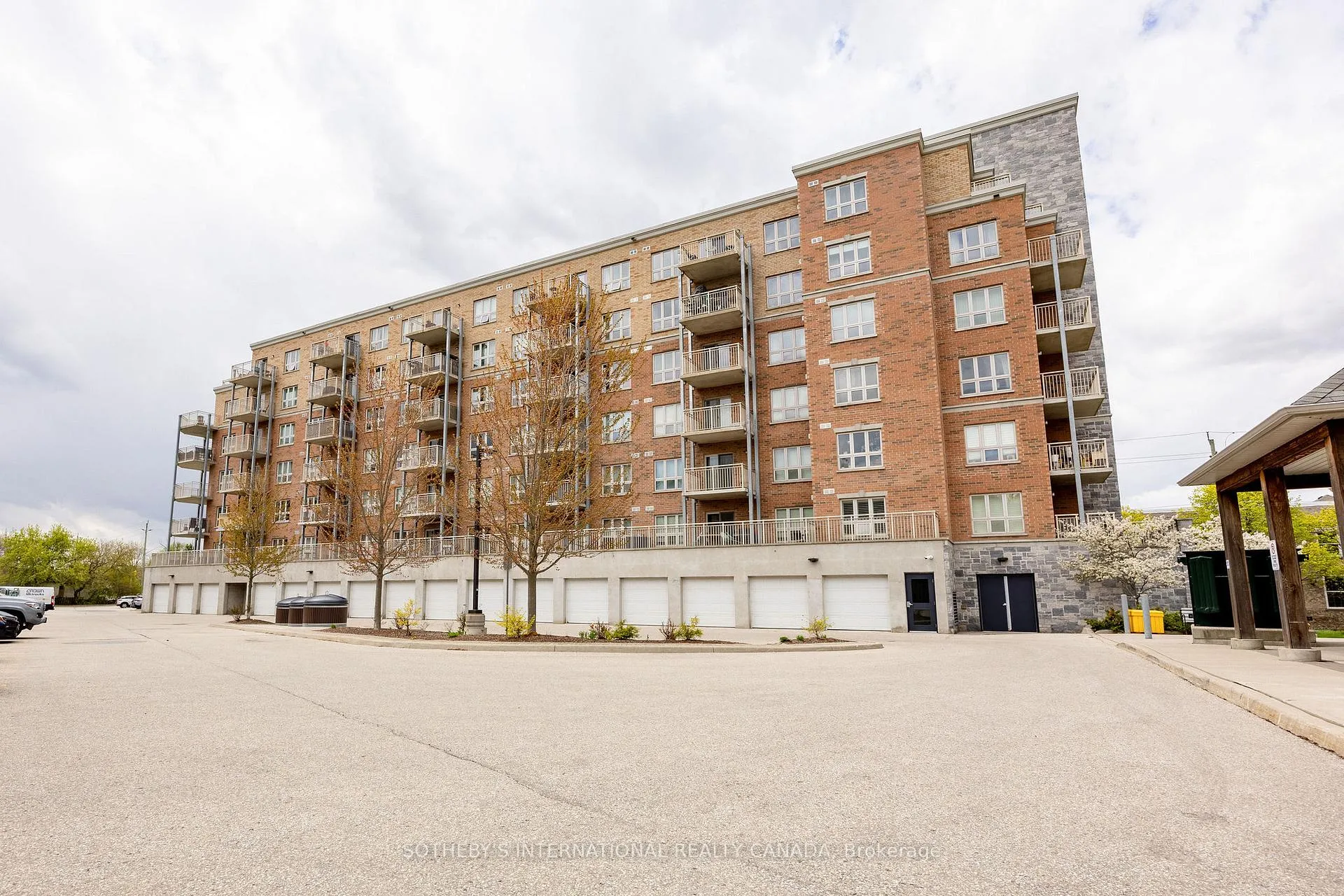 Photo 29 of Unit 502, 155 Water Street S, Cambridge — HOMEH