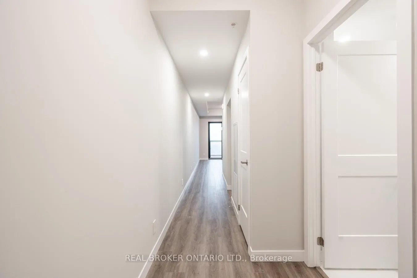 Photo 2 of Unit 906, 15 Queen Street S, Hamilton, Central — HOMEH