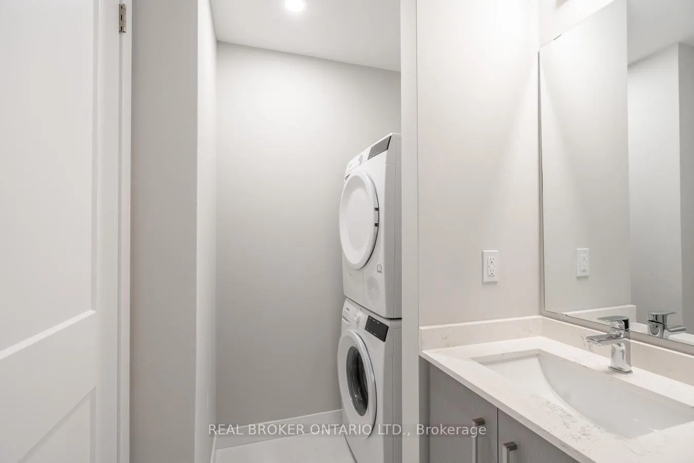 Photo 11 of Unit 906, 15 Queen Street S, Hamilton, Central — HOMEH