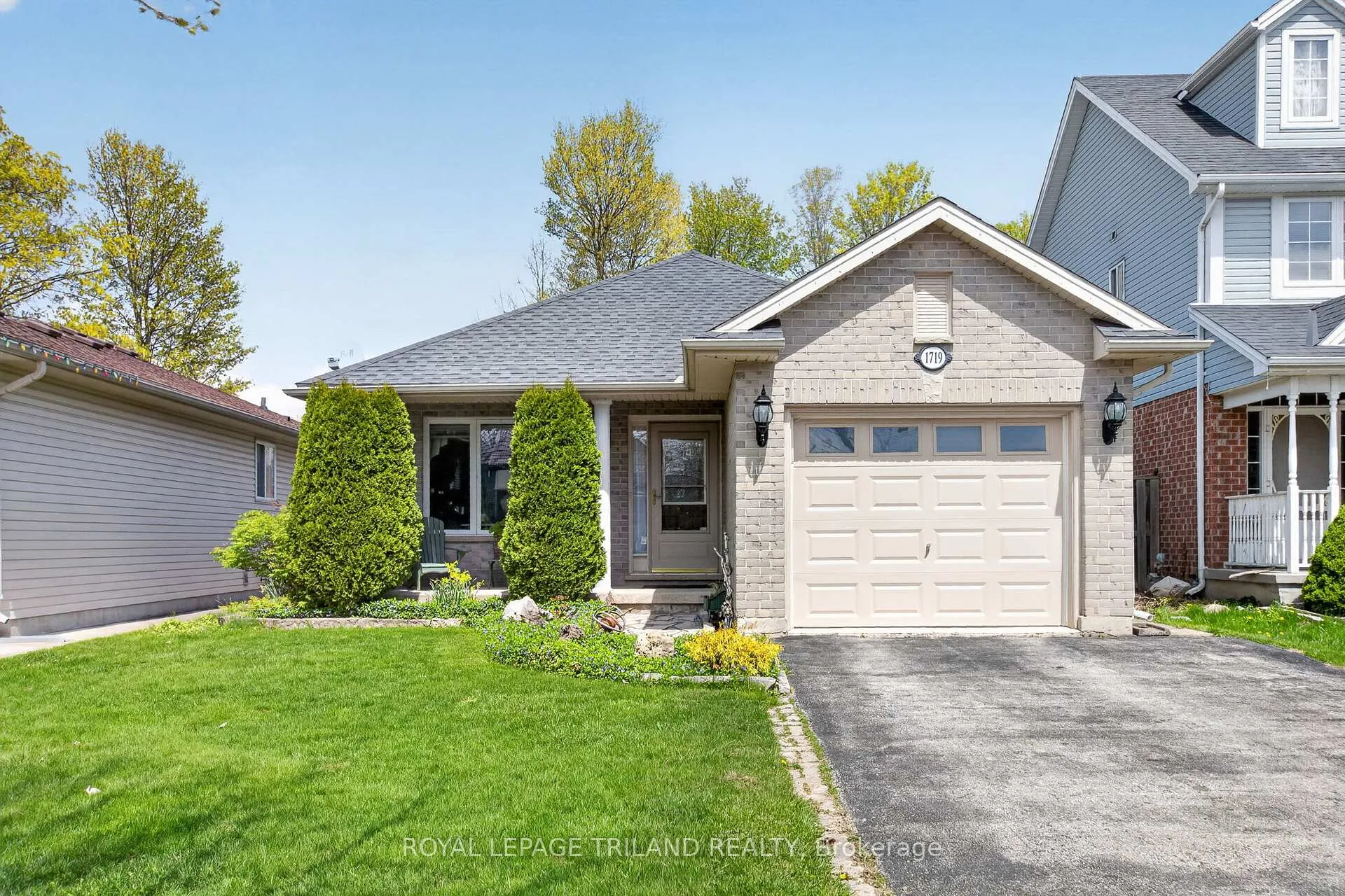 Photo 1 of 1719 Devos Drive, London, North C — HOMEH