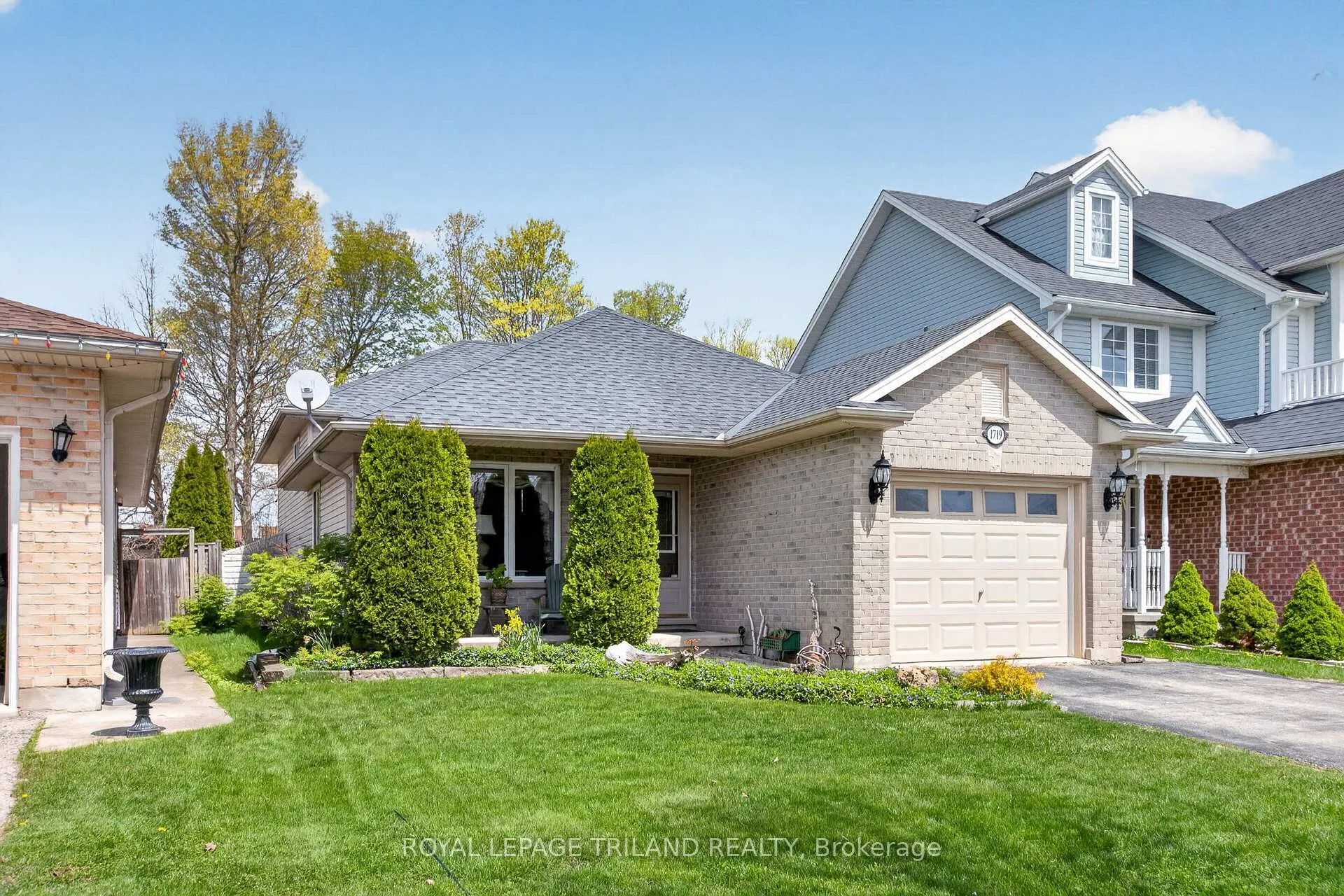 Photo 2 of 1719 Devos Drive, London, North C — HOMEH