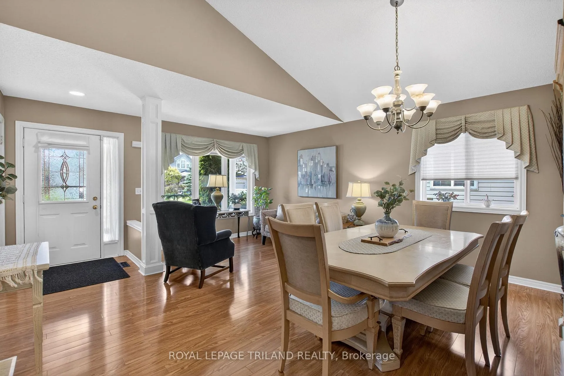Photo 7 of 1719 Devos Drive, London, North C — HOMEH