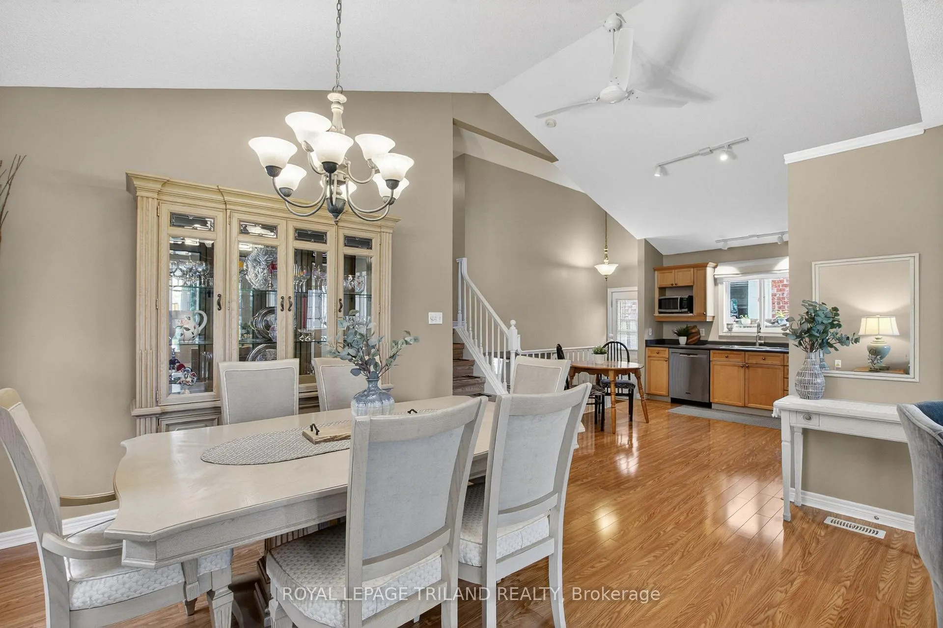 Photo 12 of 1719 Devos Drive, London, North C — HOMEH