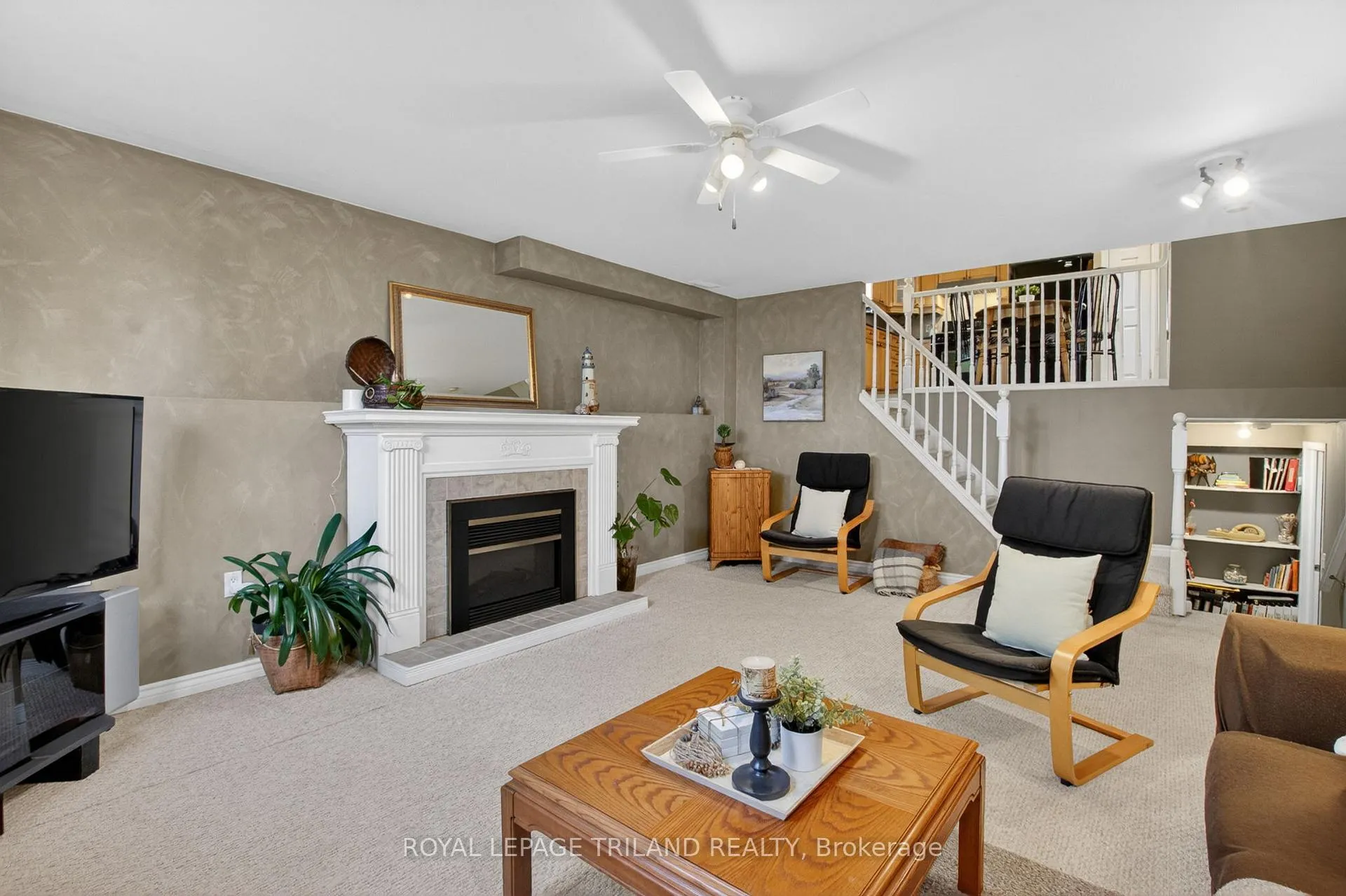 Photo 21 of 1719 Devos Drive, London, North C — HOMEH