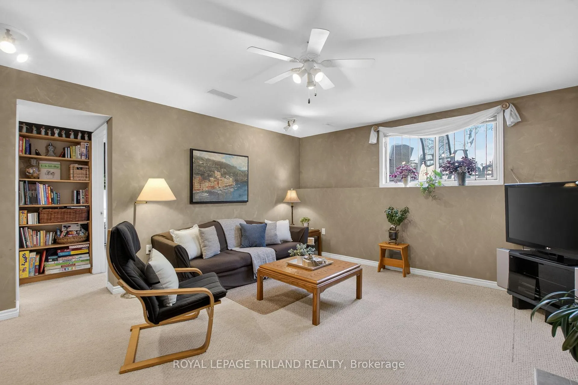 Photo 23 of 1719 Devos Drive, London, North C — HOMEH