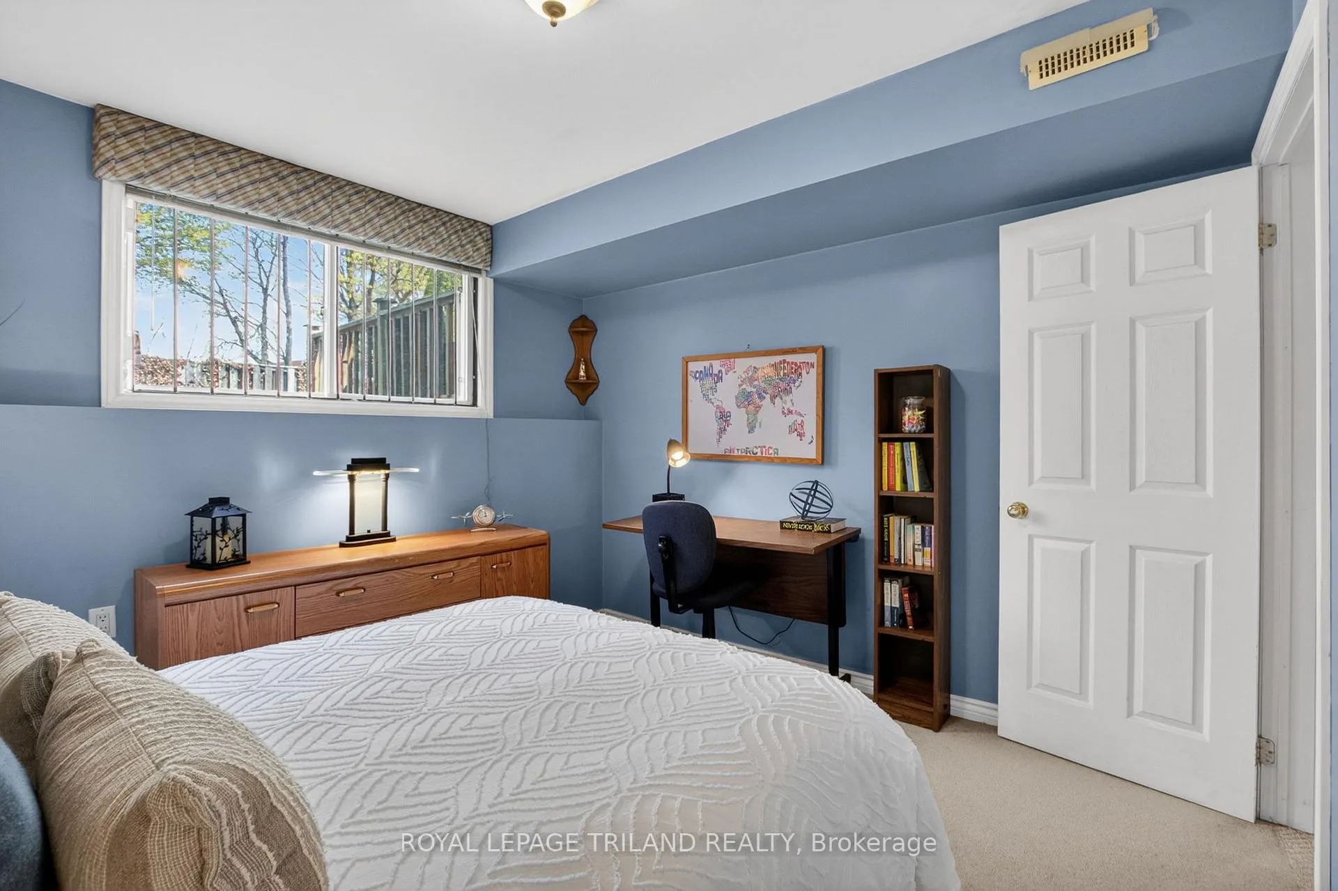 Photo 26 of 1719 Devos Drive, London, North C — HOMEH
