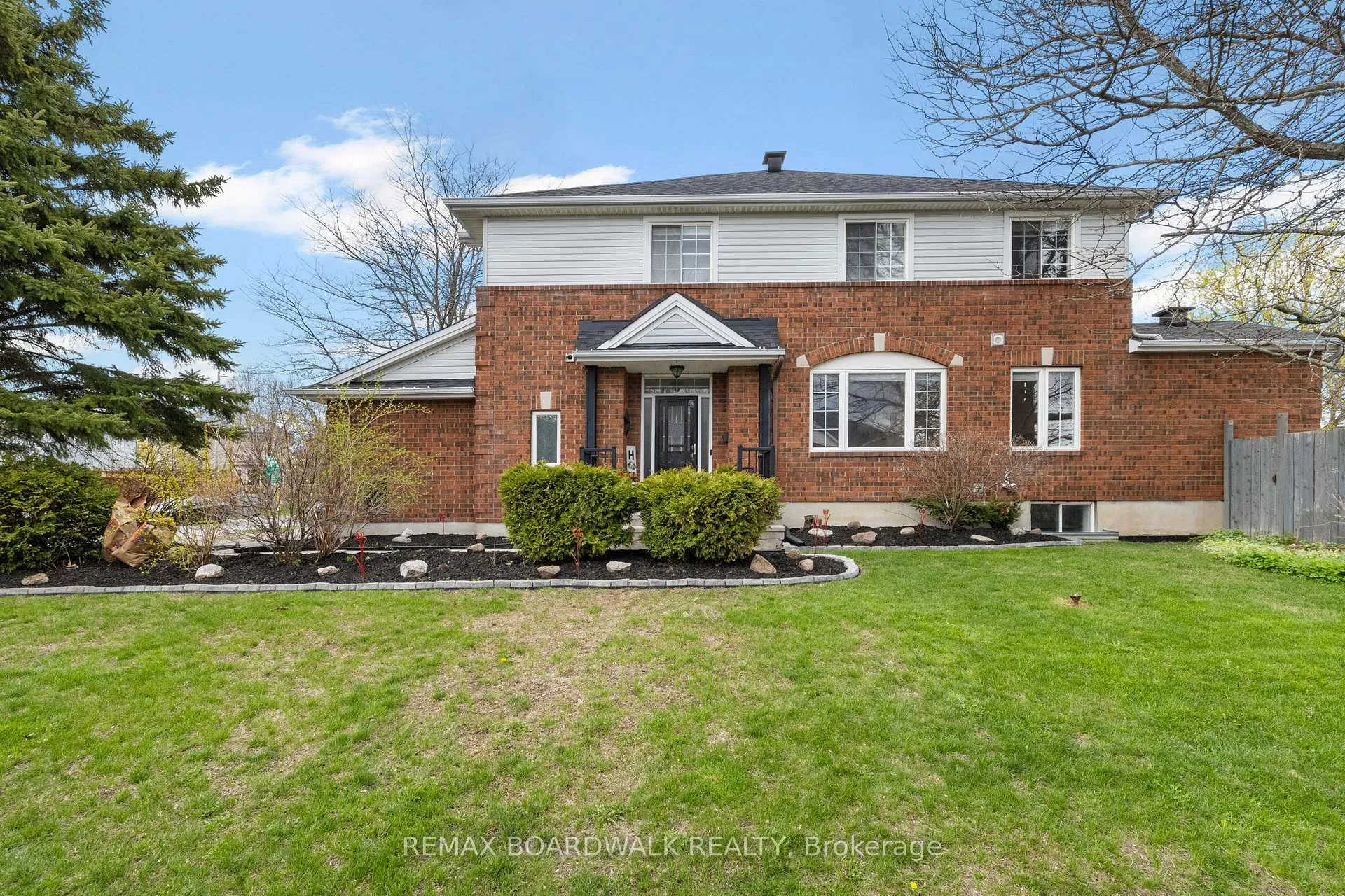 Photo 2 of 1197 Lichen Avenue, Ottawa, Avalon East — HOMEH