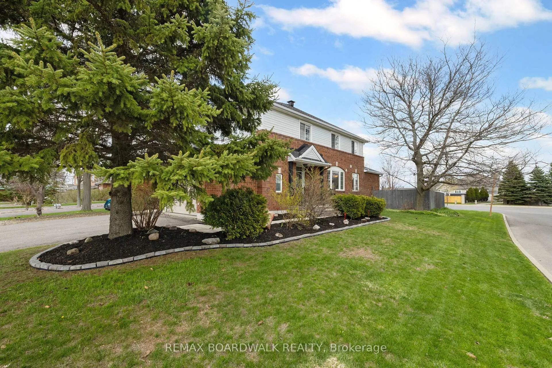 Photo 3 of 1197 Lichen Avenue, Ottawa, Avalon East — HOMEH