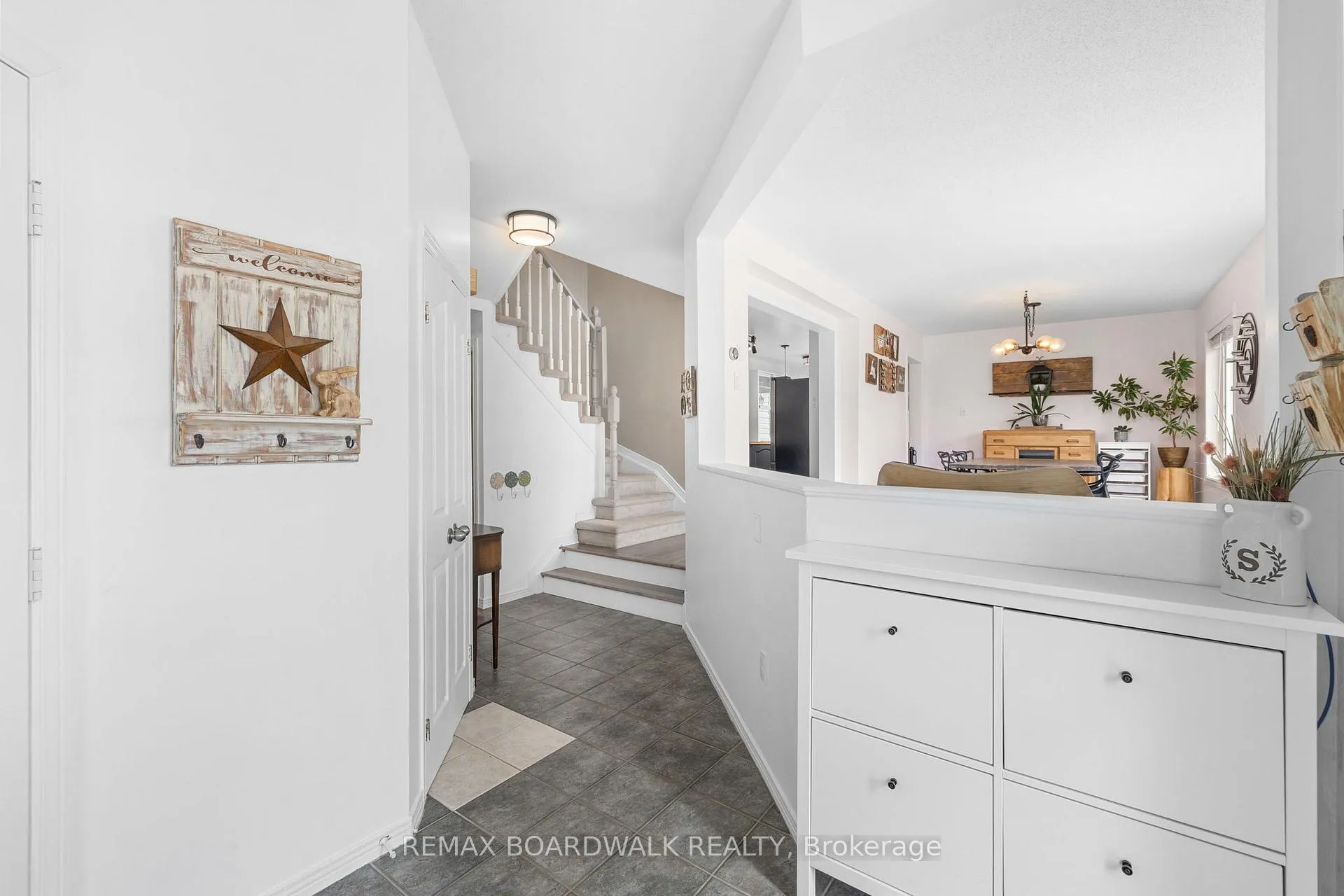 Photo 5 of 1197 Lichen Avenue, Ottawa, Avalon East — HOMEH