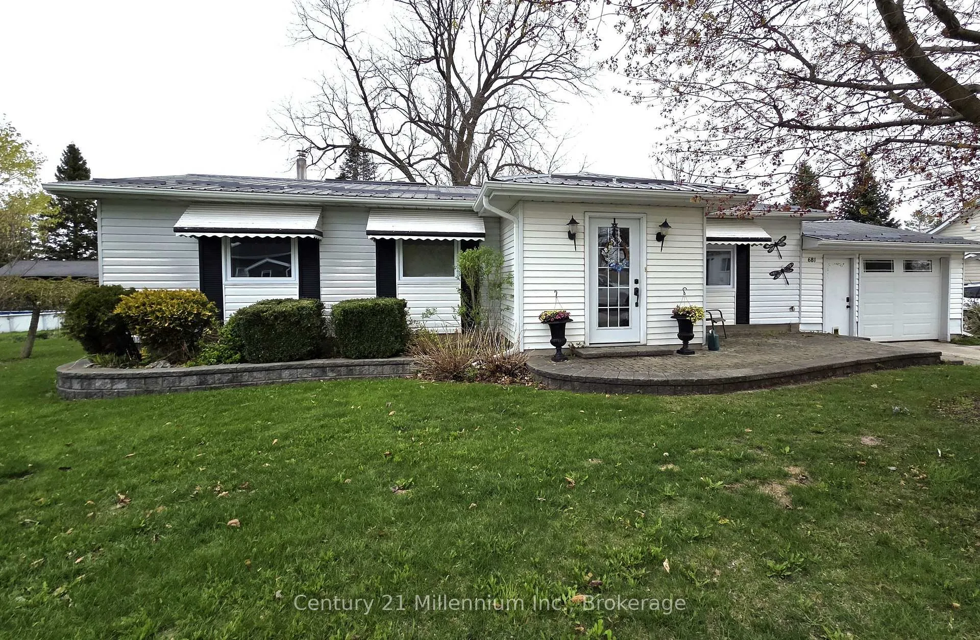 Photo 1 of 681 Wheeler Street, Huron-Kinloss, Lucknow — HOMEH