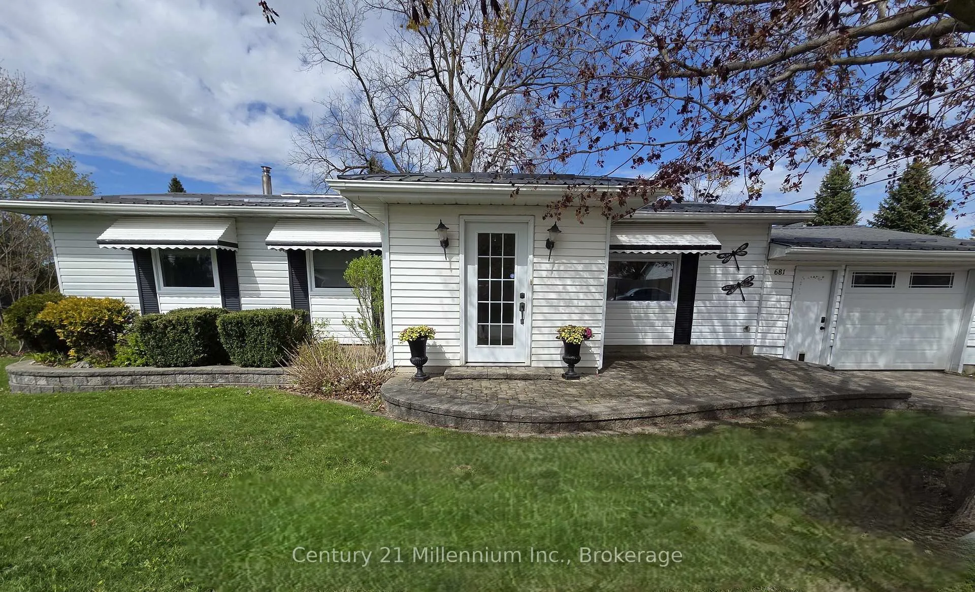 Photo 2 of 681 Wheeler Street, Huron-Kinloss, Lucknow — HOMEH