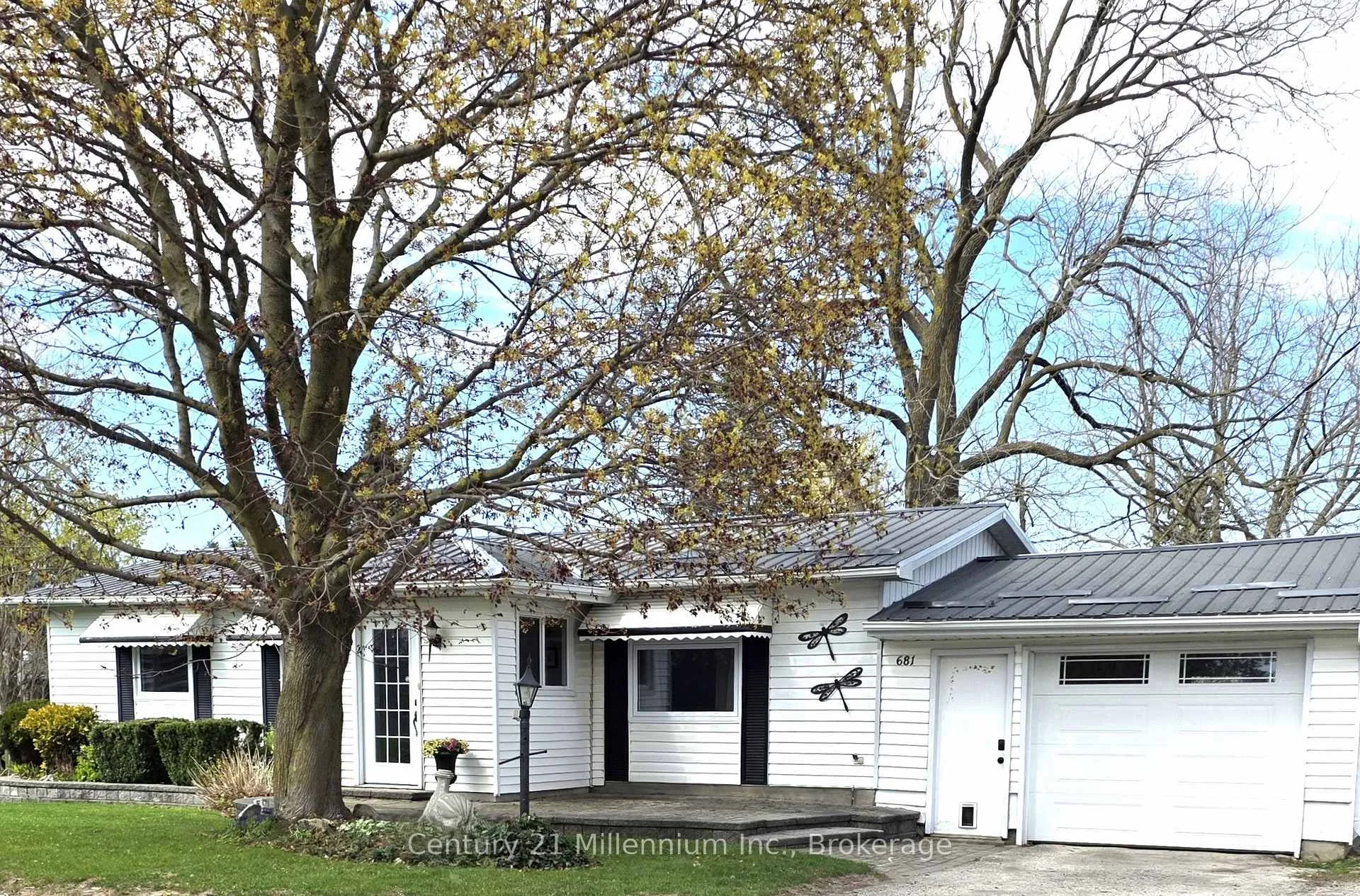 Photo 3 of 681 Wheeler Street, Huron-Kinloss, Lucknow — HOMEH