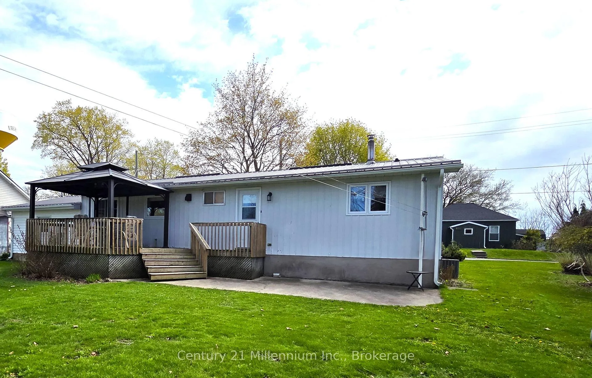 Photo 6 of 681 Wheeler Street, Huron-Kinloss, Lucknow — HOMEH