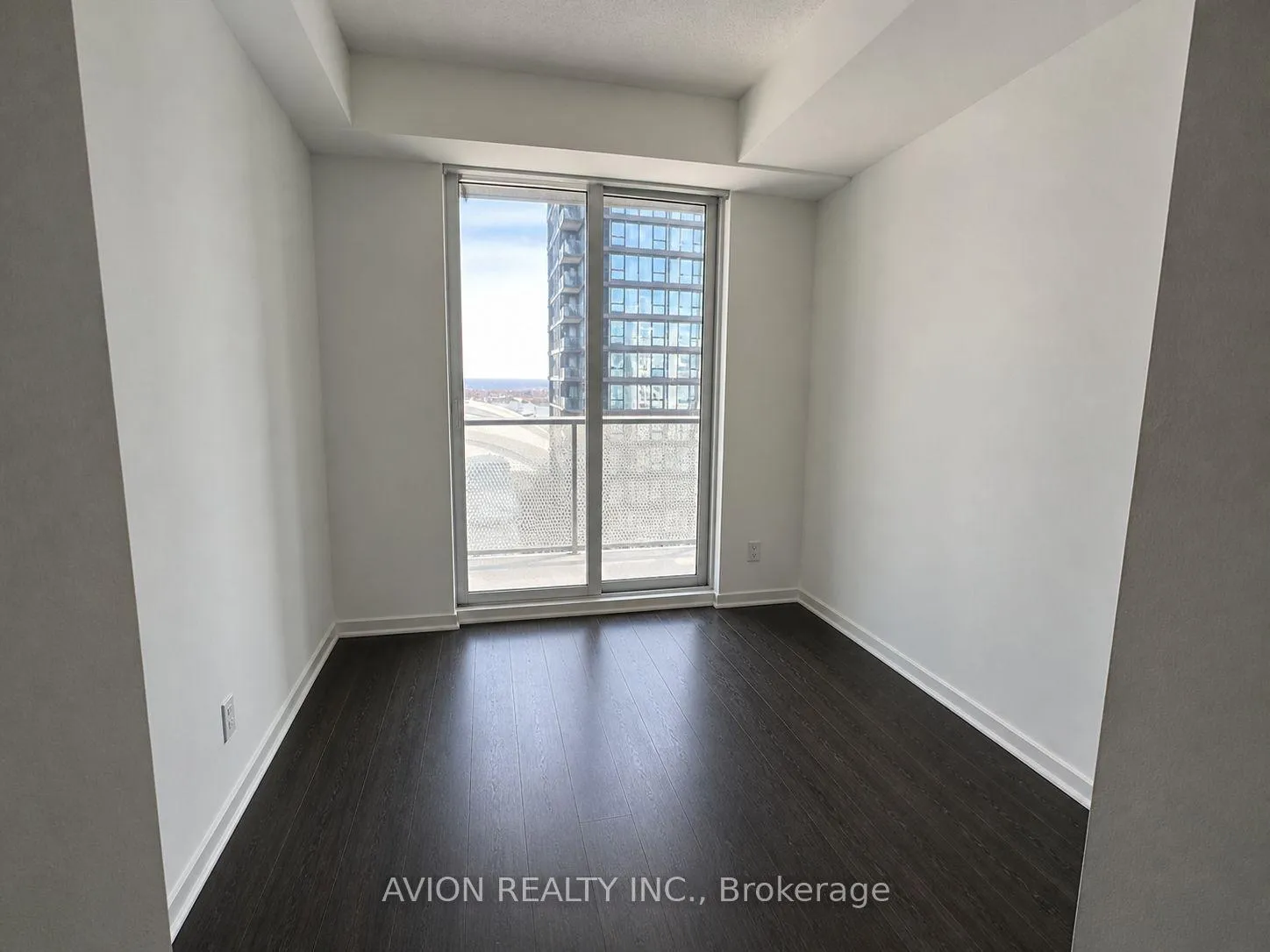 Photo 4 of Unit 4011, 125 Blue Jays Way, Toronto, Waterfront Communities — HOMEH
