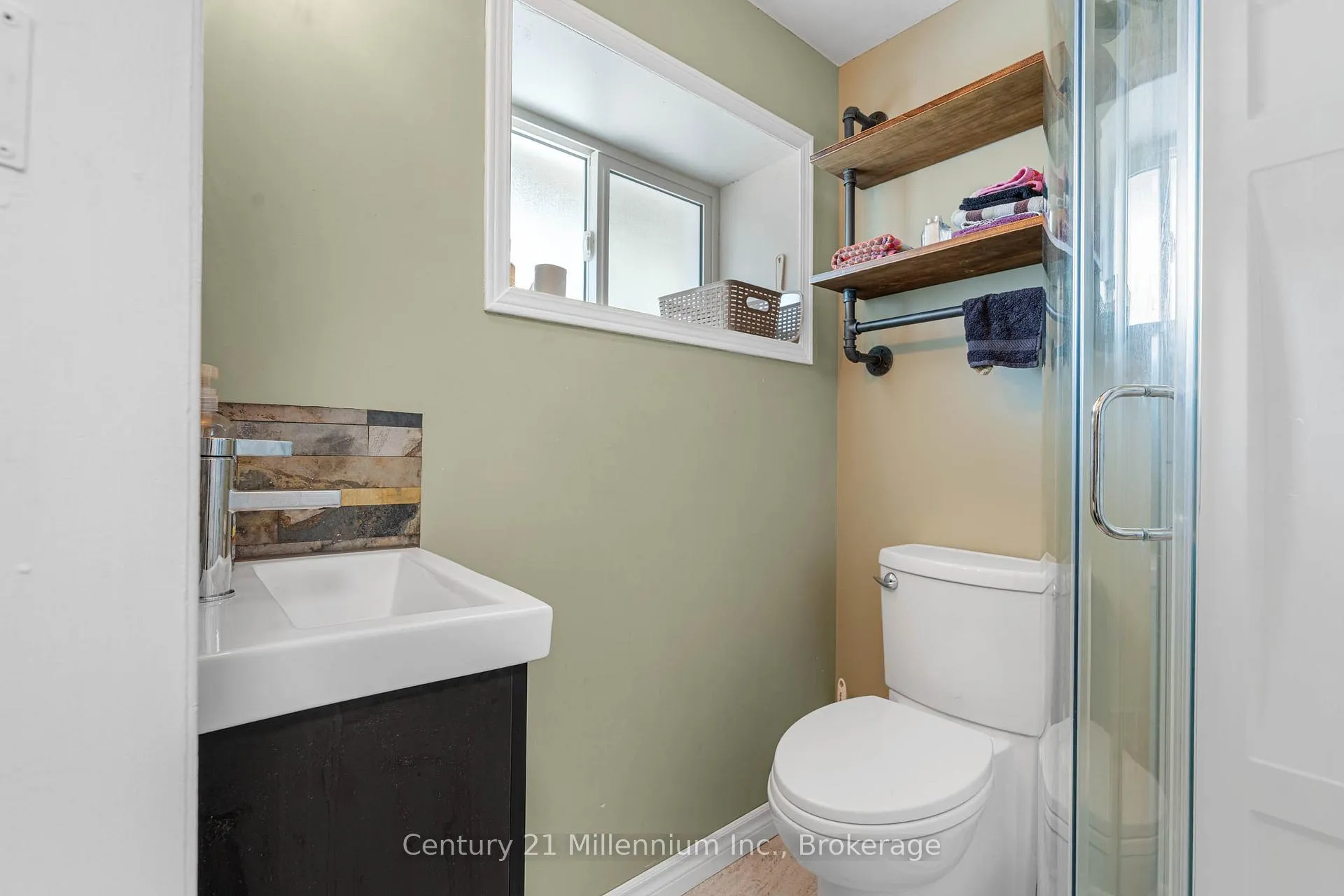 Photo 19 of 745 15th Street E, Owen Sound — HOMEH