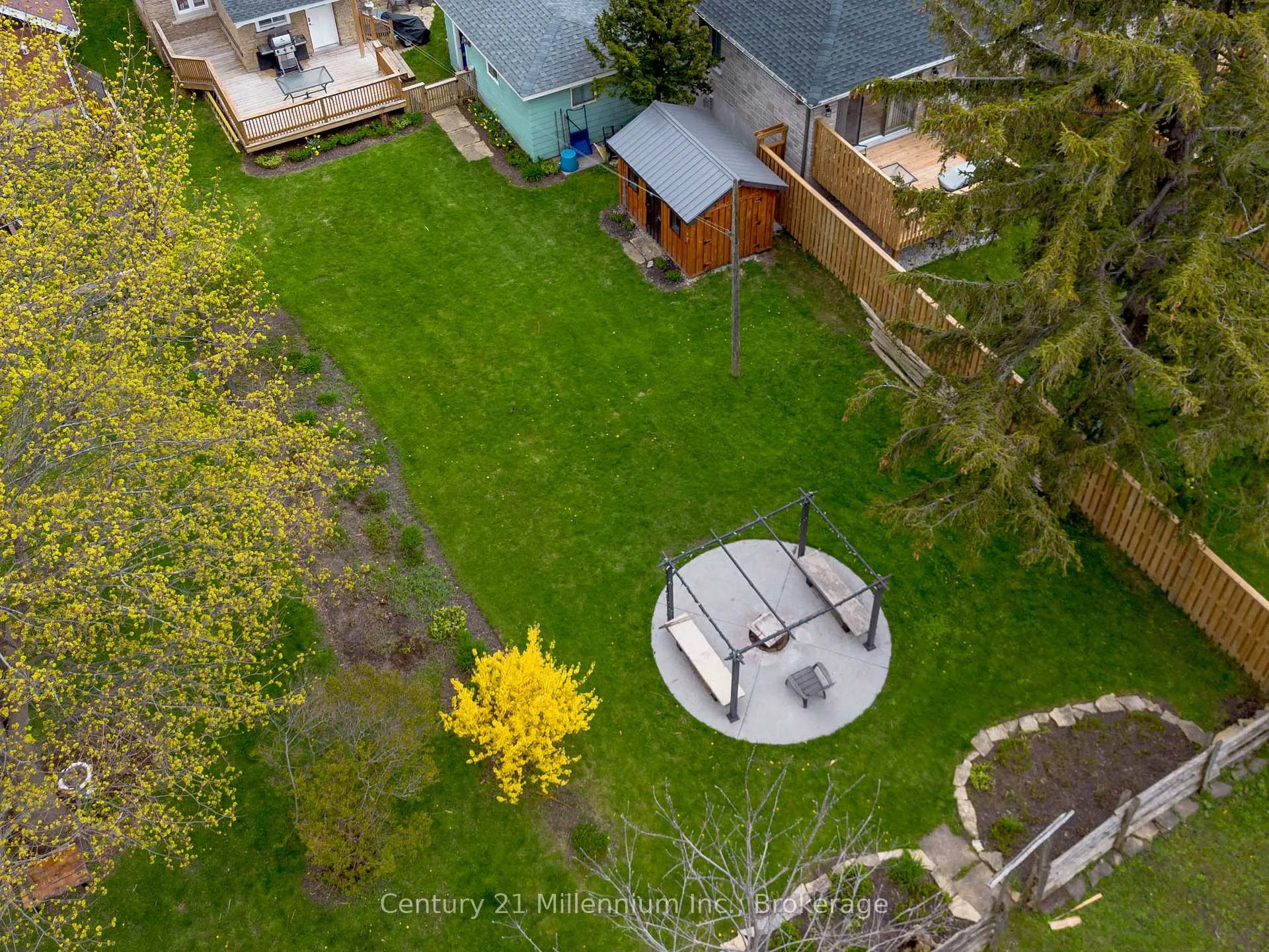 Photo 30 of 745 15th Street E, Owen Sound — HOMEH