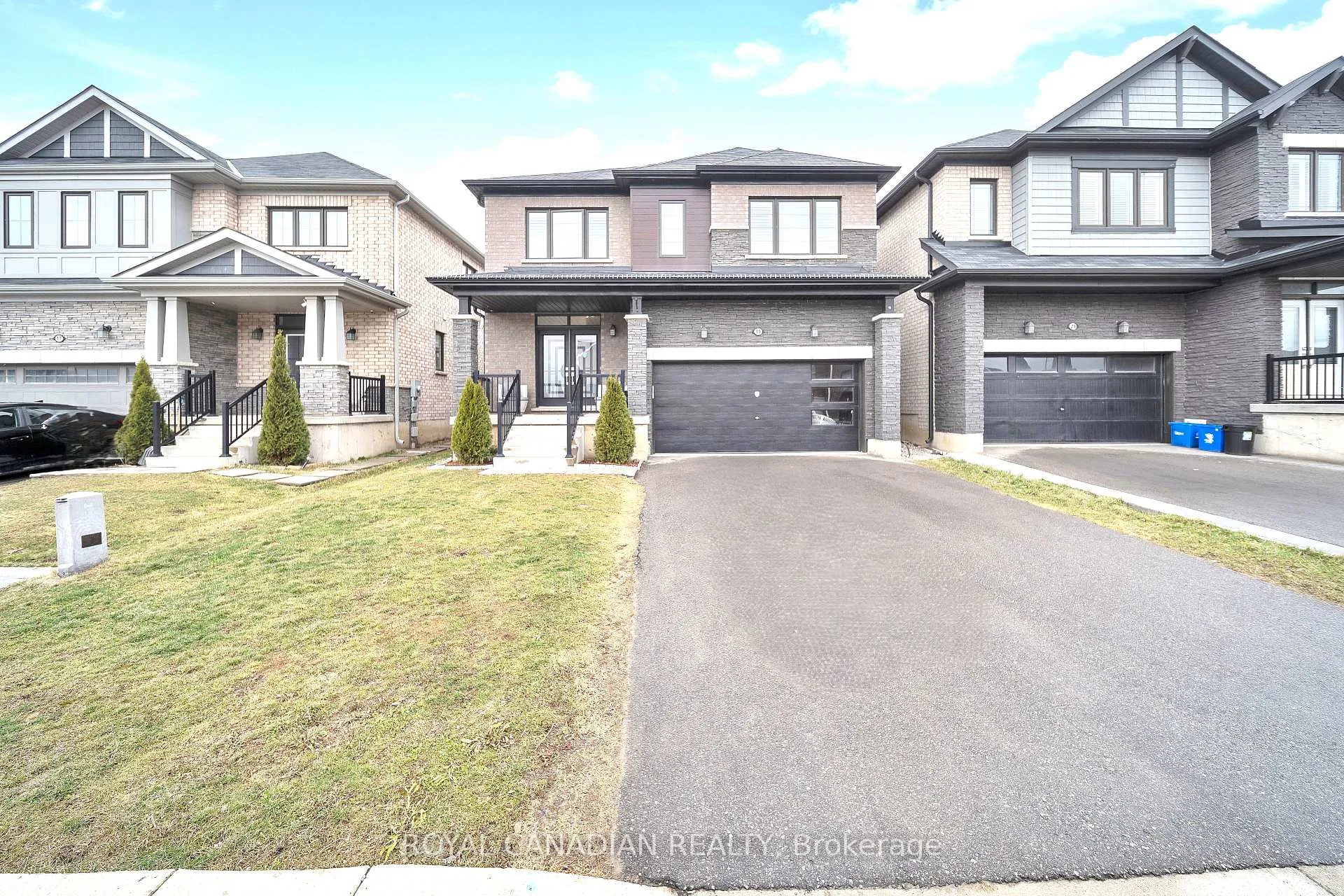 Photo 2 of 19 Richard William Drive, Haldimand — HOMEH