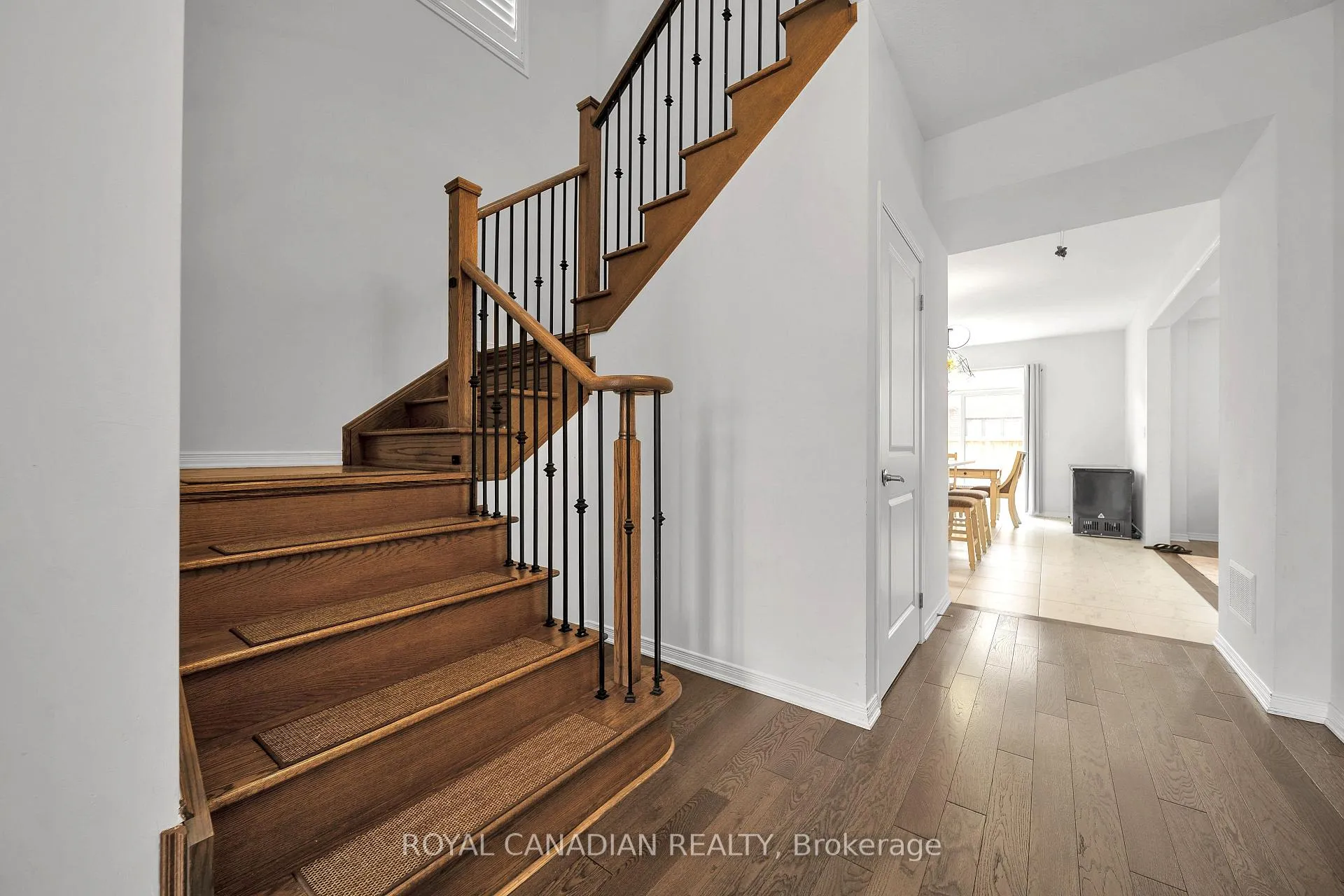 Photo 8 of 19 Richard William Drive, Haldimand — HOMEH