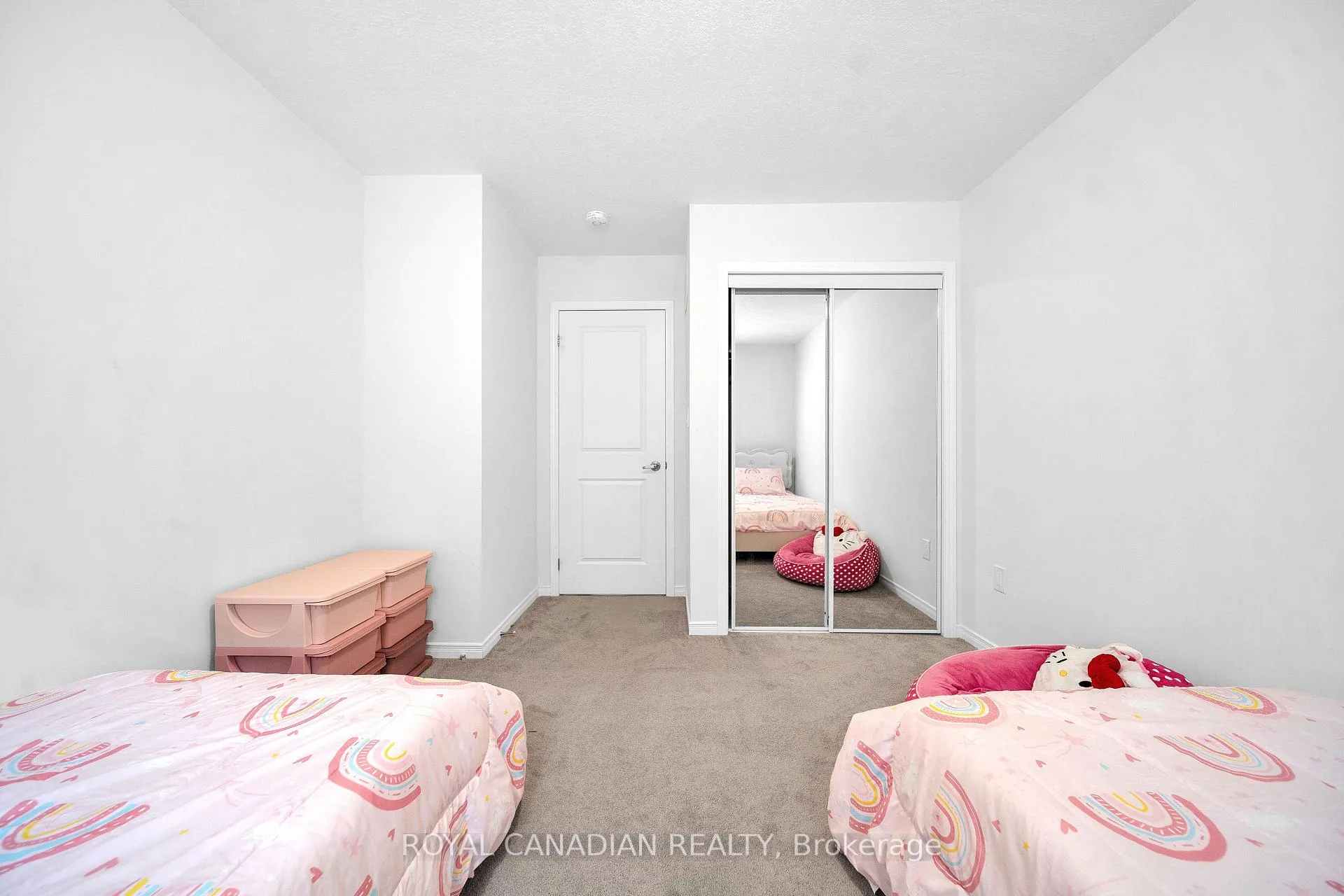 Photo 30 of 19 Richard William Drive, Haldimand — HOMEH