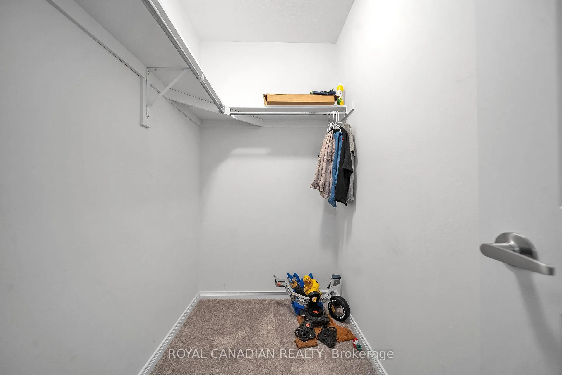 Photo 32 of 19 Richard William Drive, Haldimand — HOMEH