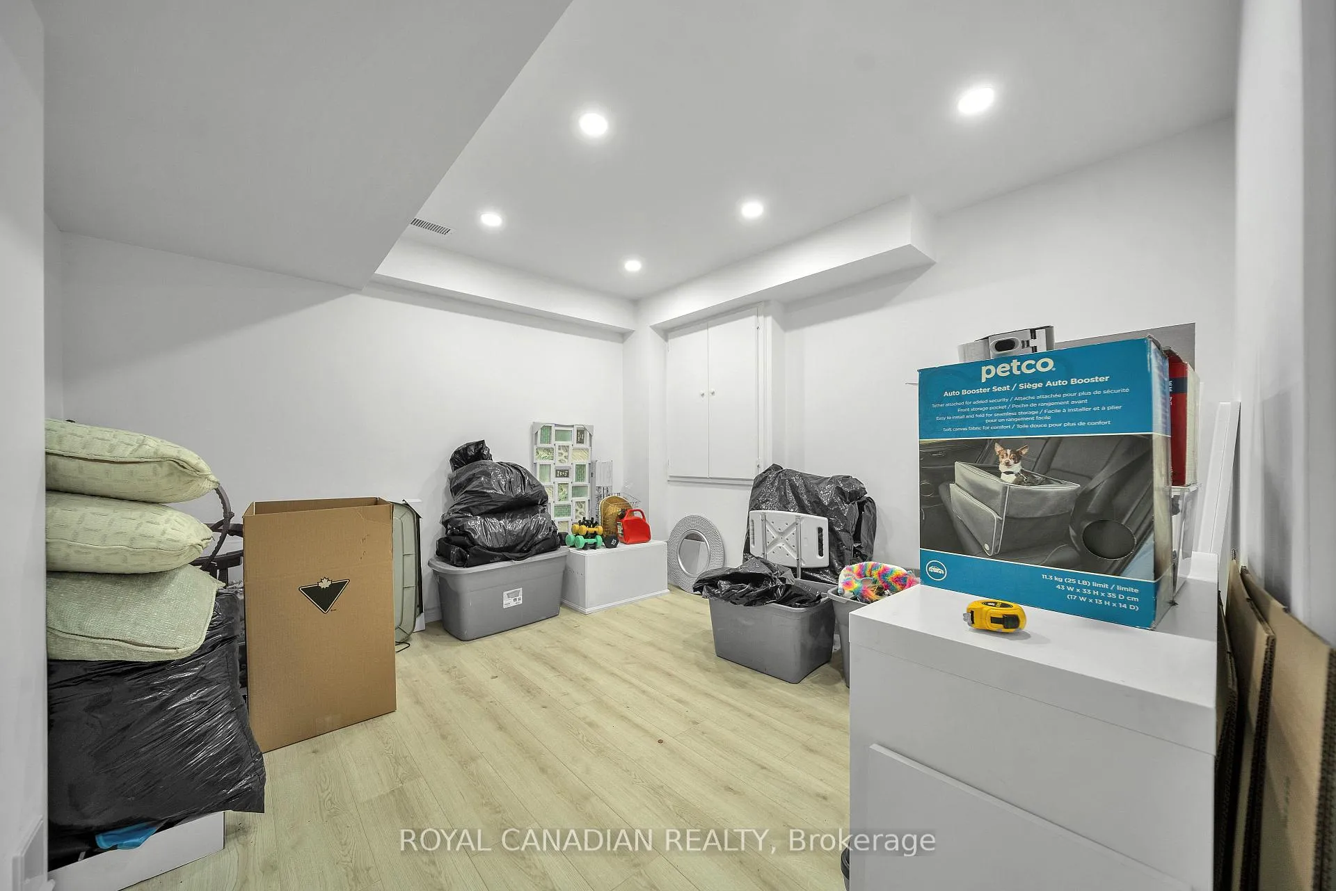 Photo 38 of 19 Richard William Drive, Haldimand — HOMEH