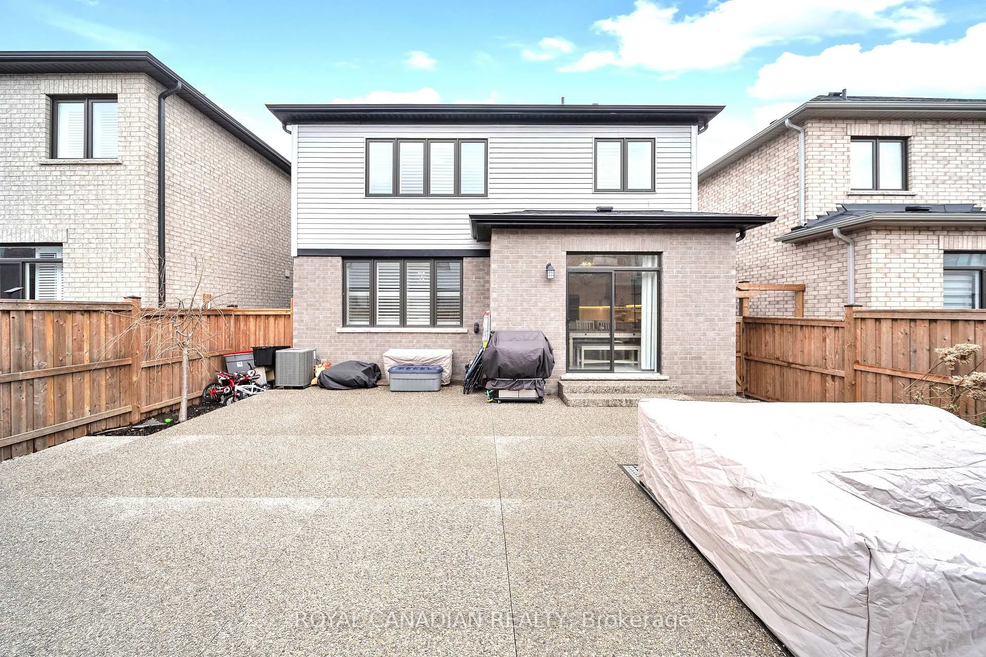 Photo 43 of 19 Richard William Drive, Haldimand — HOMEH
