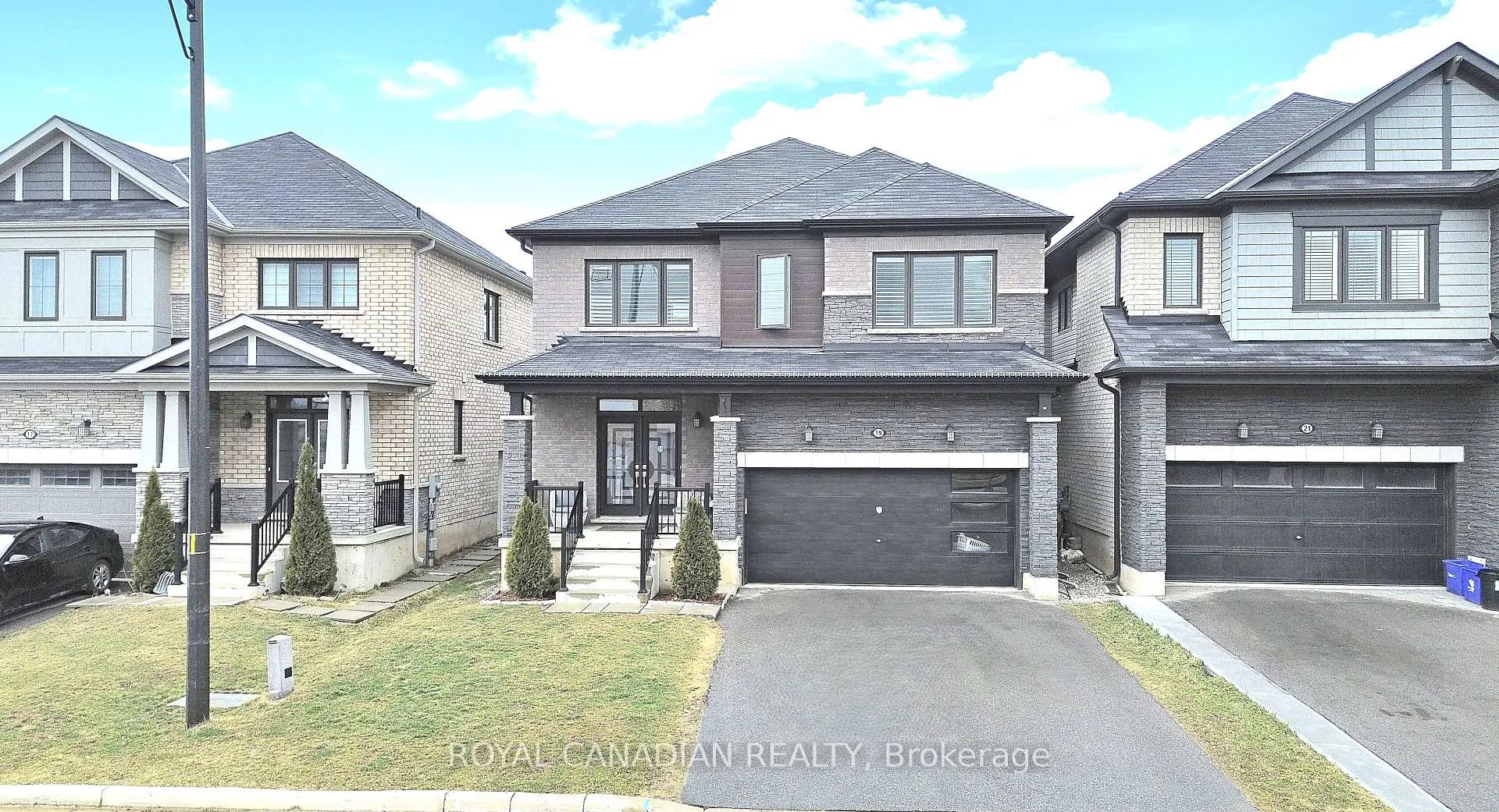 Photo 44 of 19 Richard William Drive, Haldimand — HOMEH