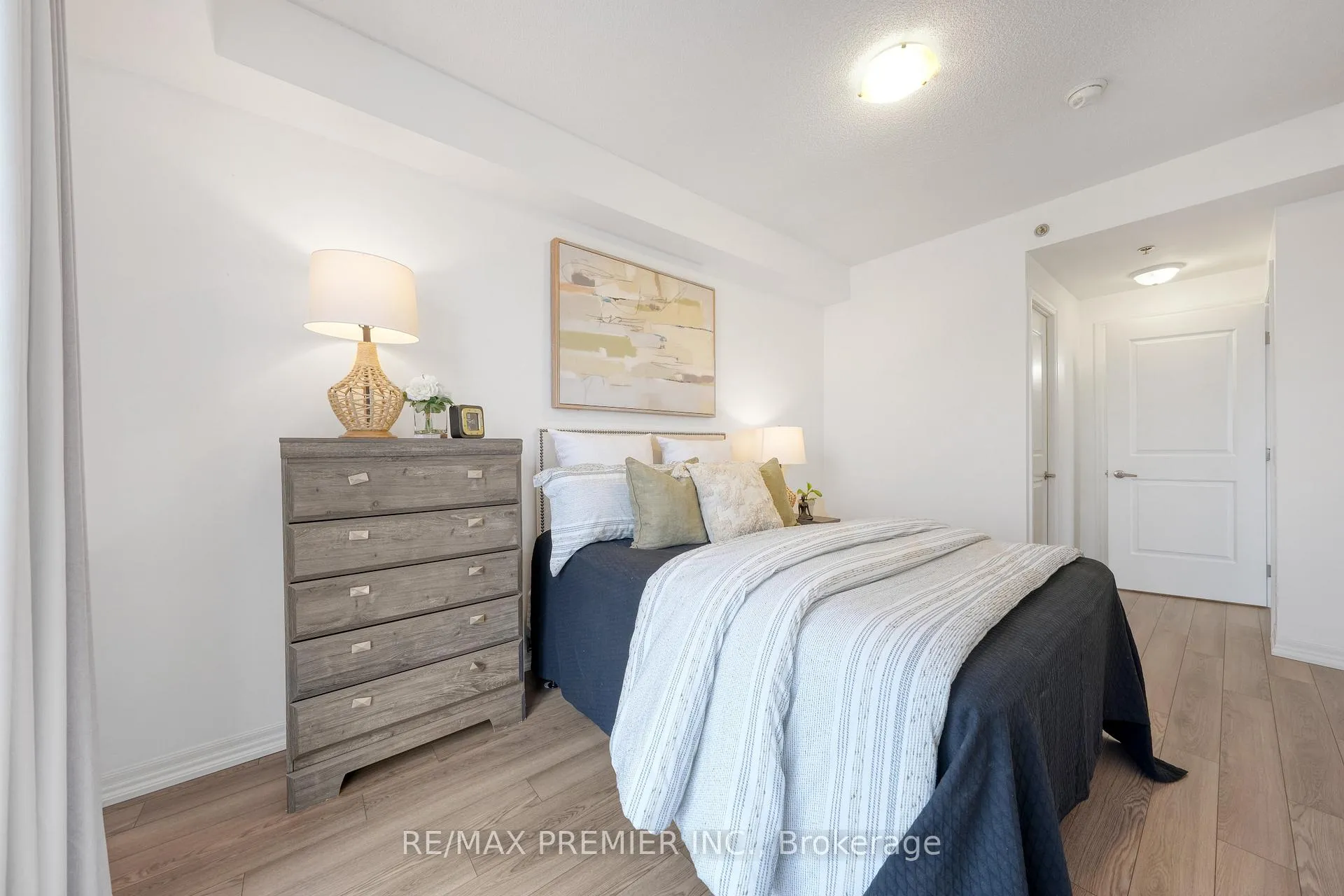 Photo 11 of Unit 409, 5001 Corporate Drive, Burlington, Uptown — HOMEH